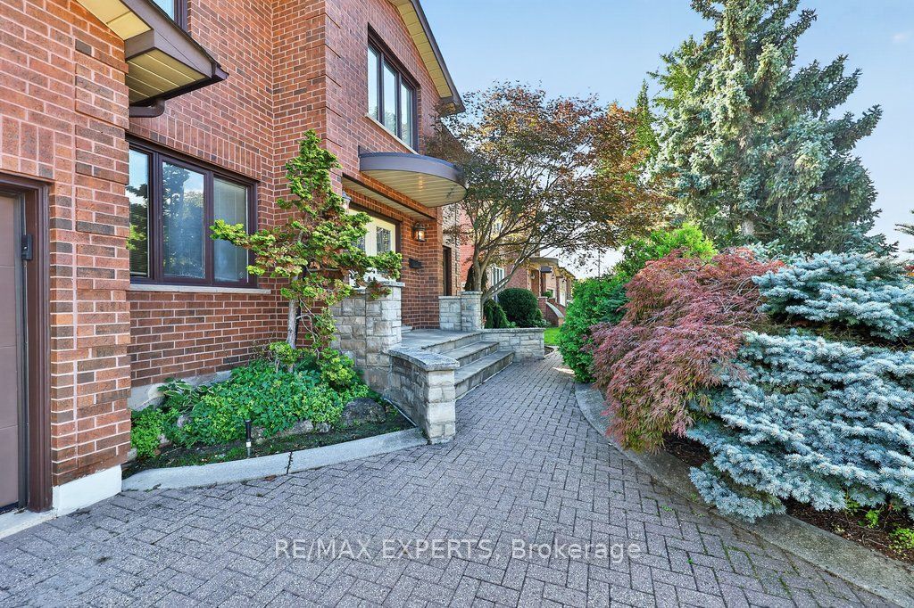 96 Benjamin Drive Property Photo 2