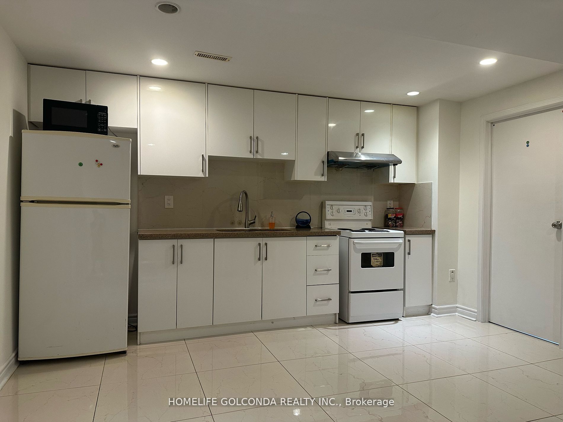 37 Halder Crescent Property Photo 1