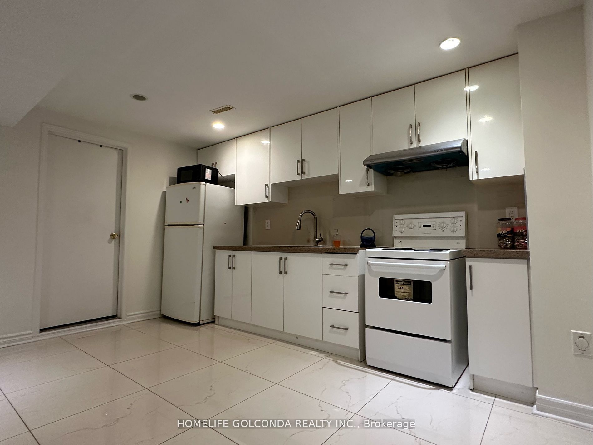 37 Halder Crescent Property Photo 2