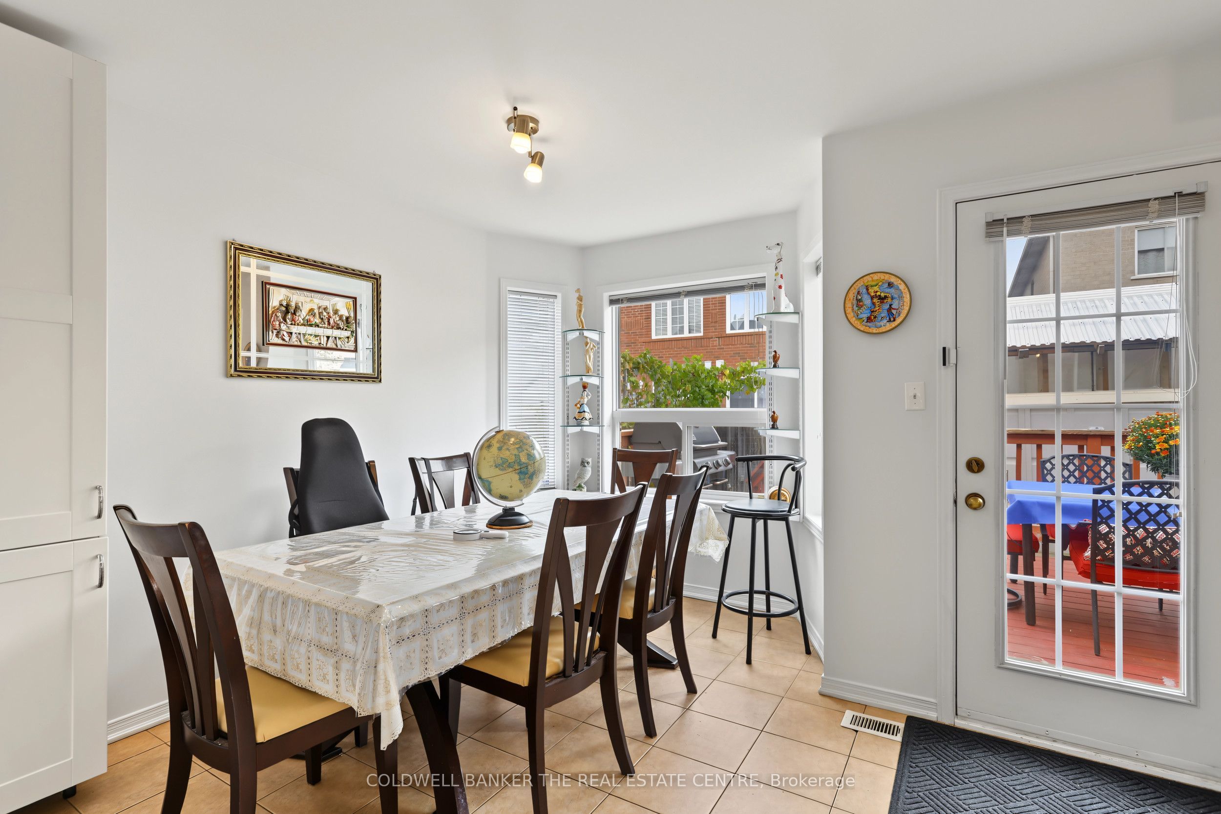 7 Isabella Garden Lane Property Photo 8