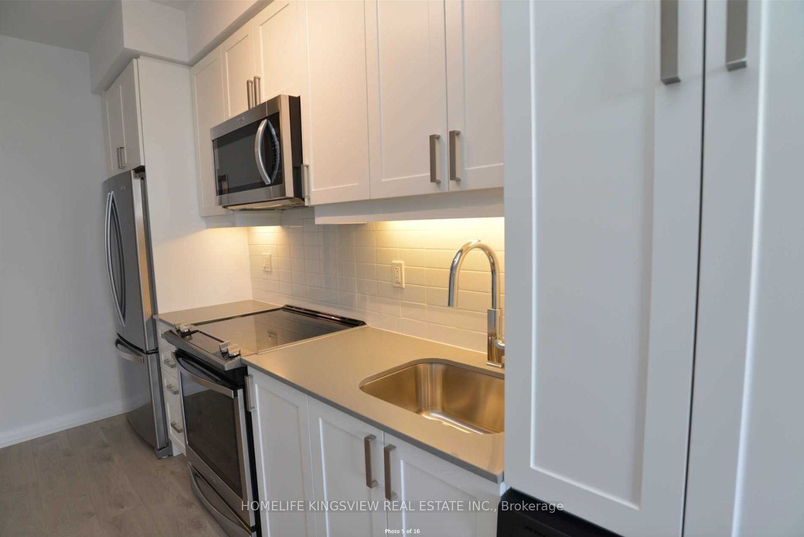 7895 Jane Street 617 Property Photo 6