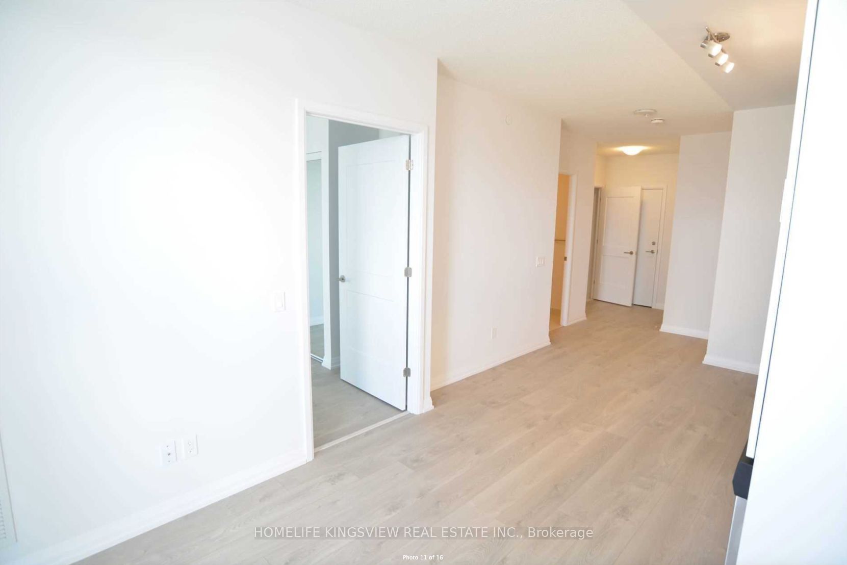 7895 Jane Street 617 Property Photo 9