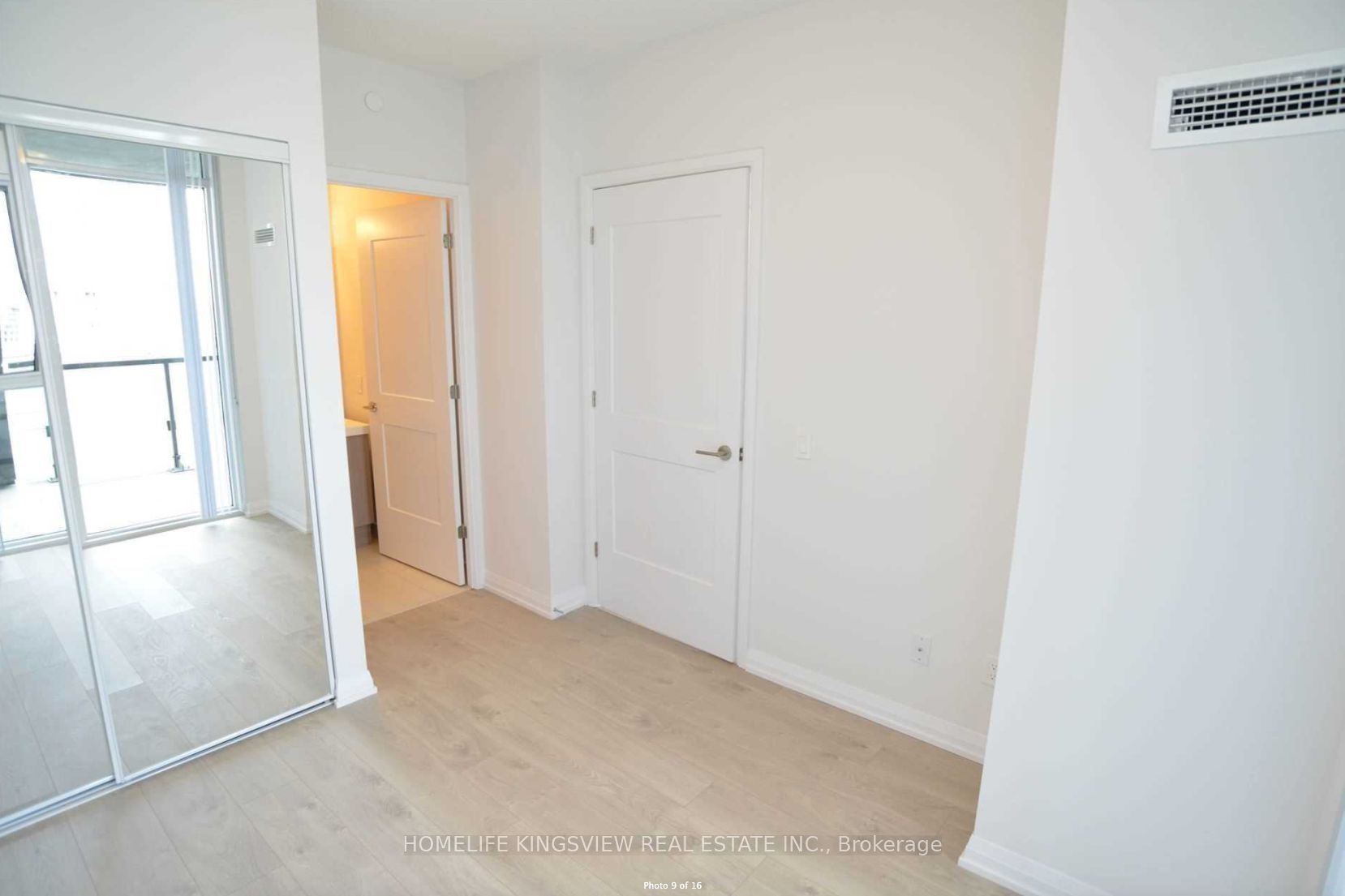 7895 Jane Street 617 Property Photo 15