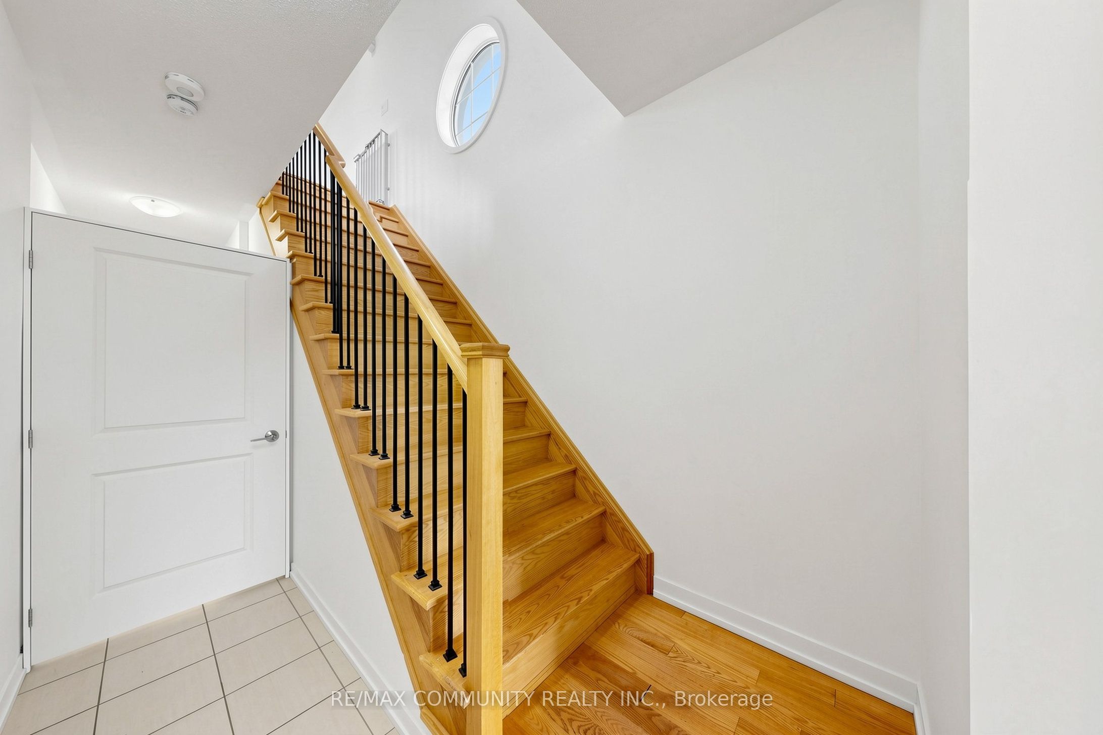 221 Harding Park Street Property Photo 8