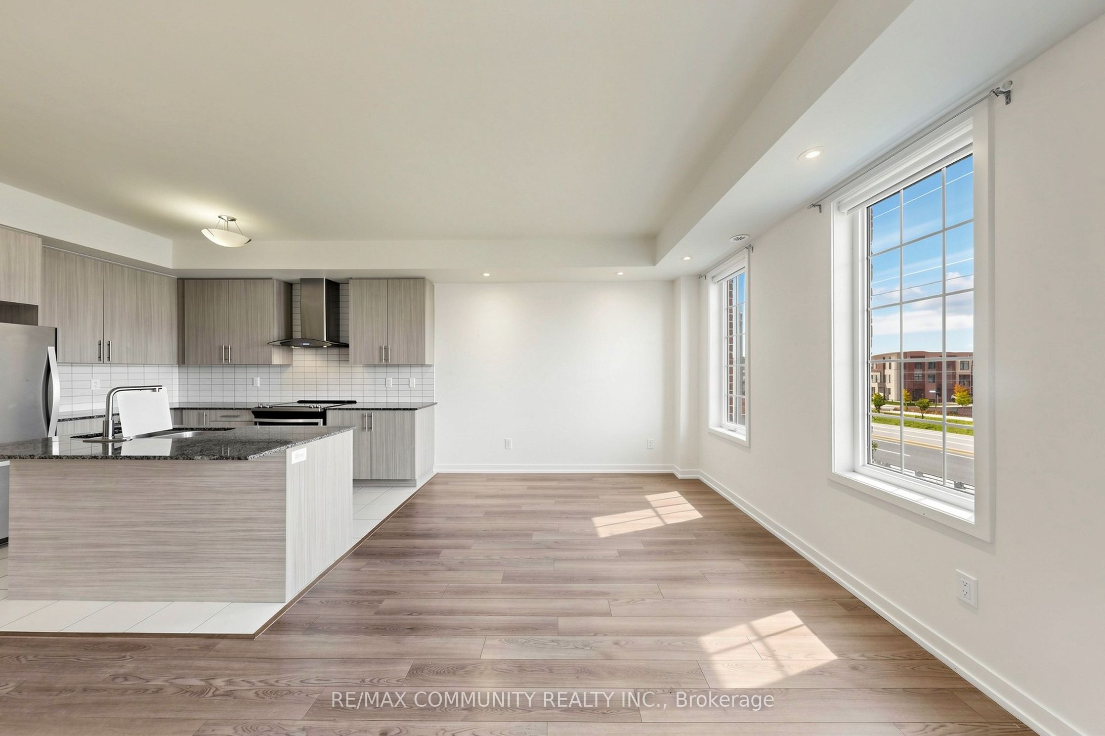 221 Harding Park Street Property Photo 11