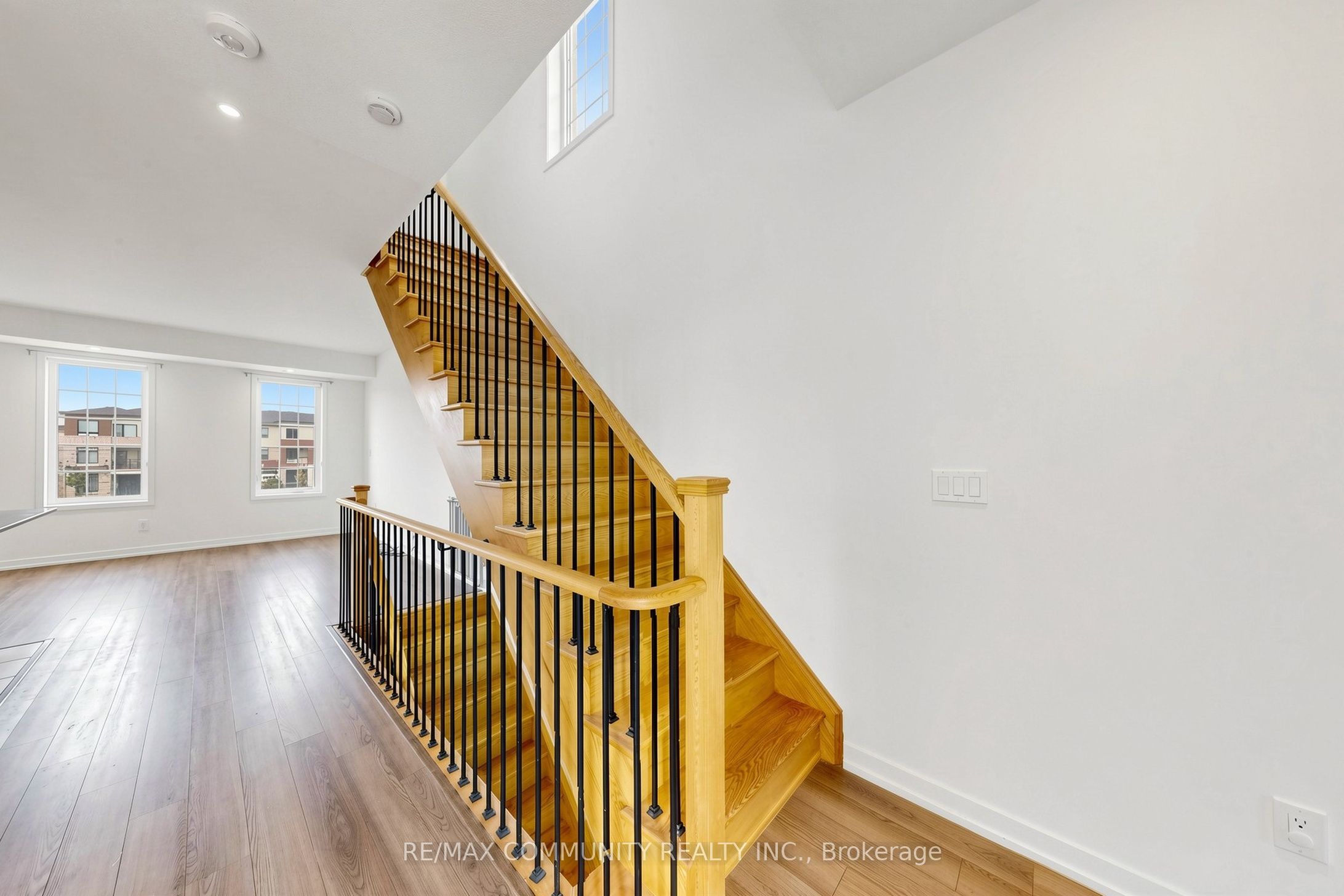 221 Harding Park Street Property Photo 26