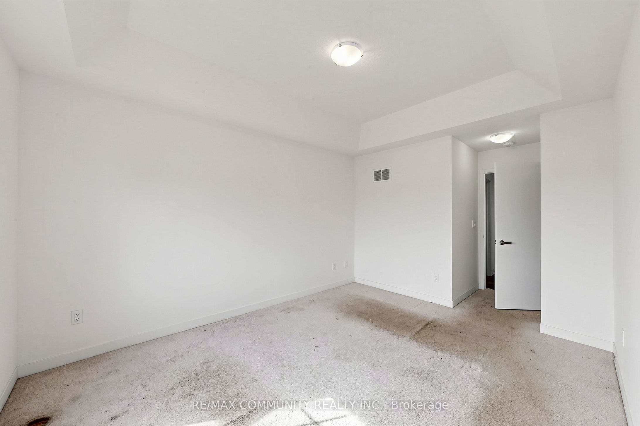 221 Harding Park Street Property Photo 30