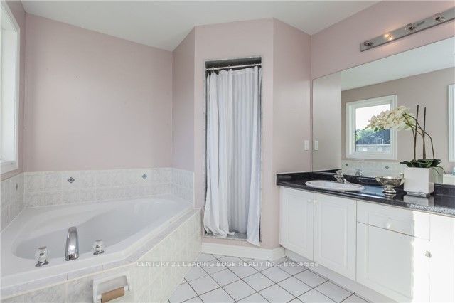 421 Elson Street Property Photo 9