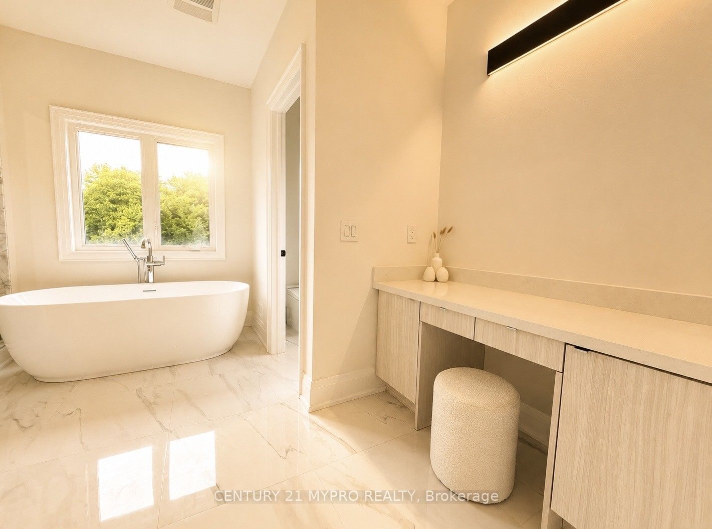 27 Milky Way Drive Property Photo 12