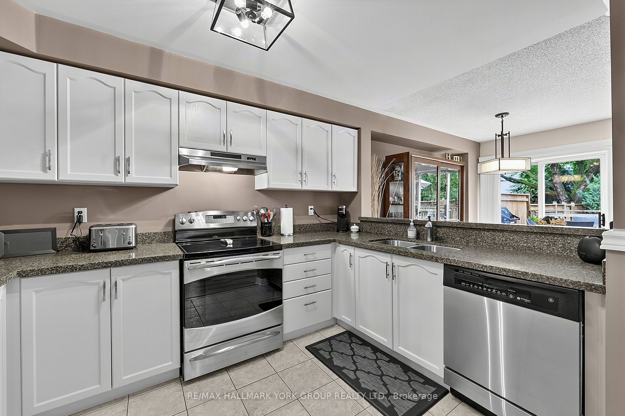 620 Bondi Avenue Property Photo 8