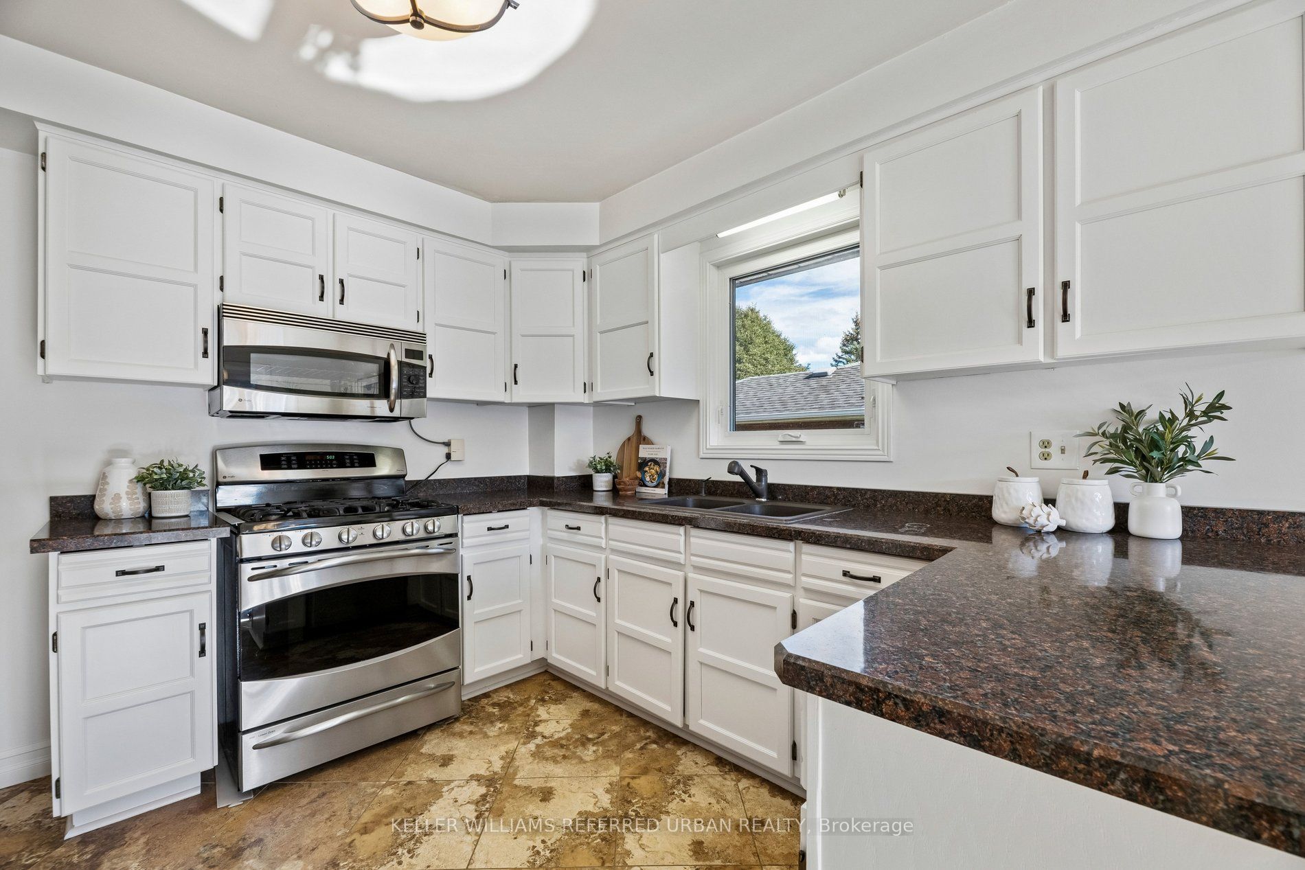 72 Munro Crescent Property Photo 11