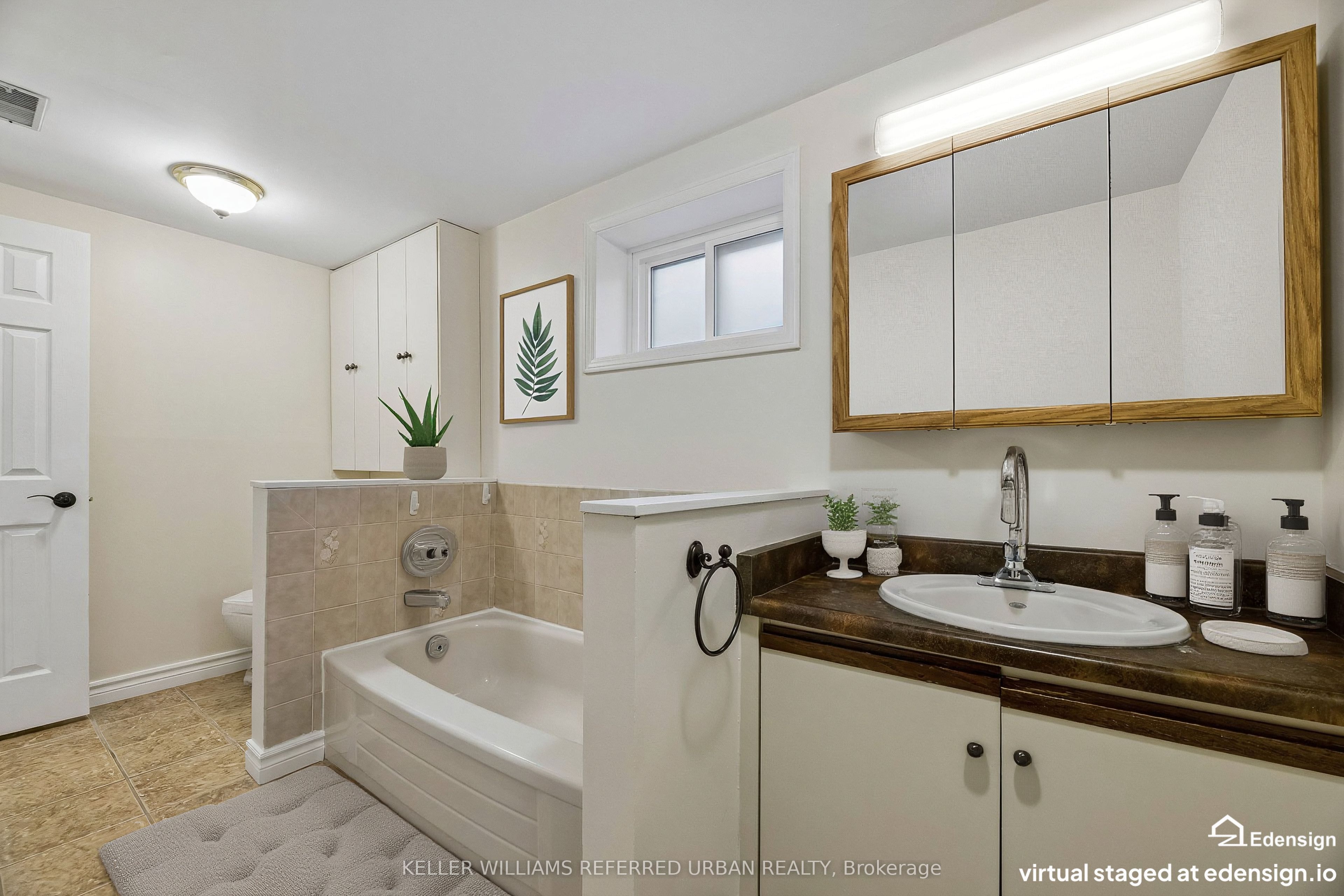 72 Munro Crescent Property Photo 32