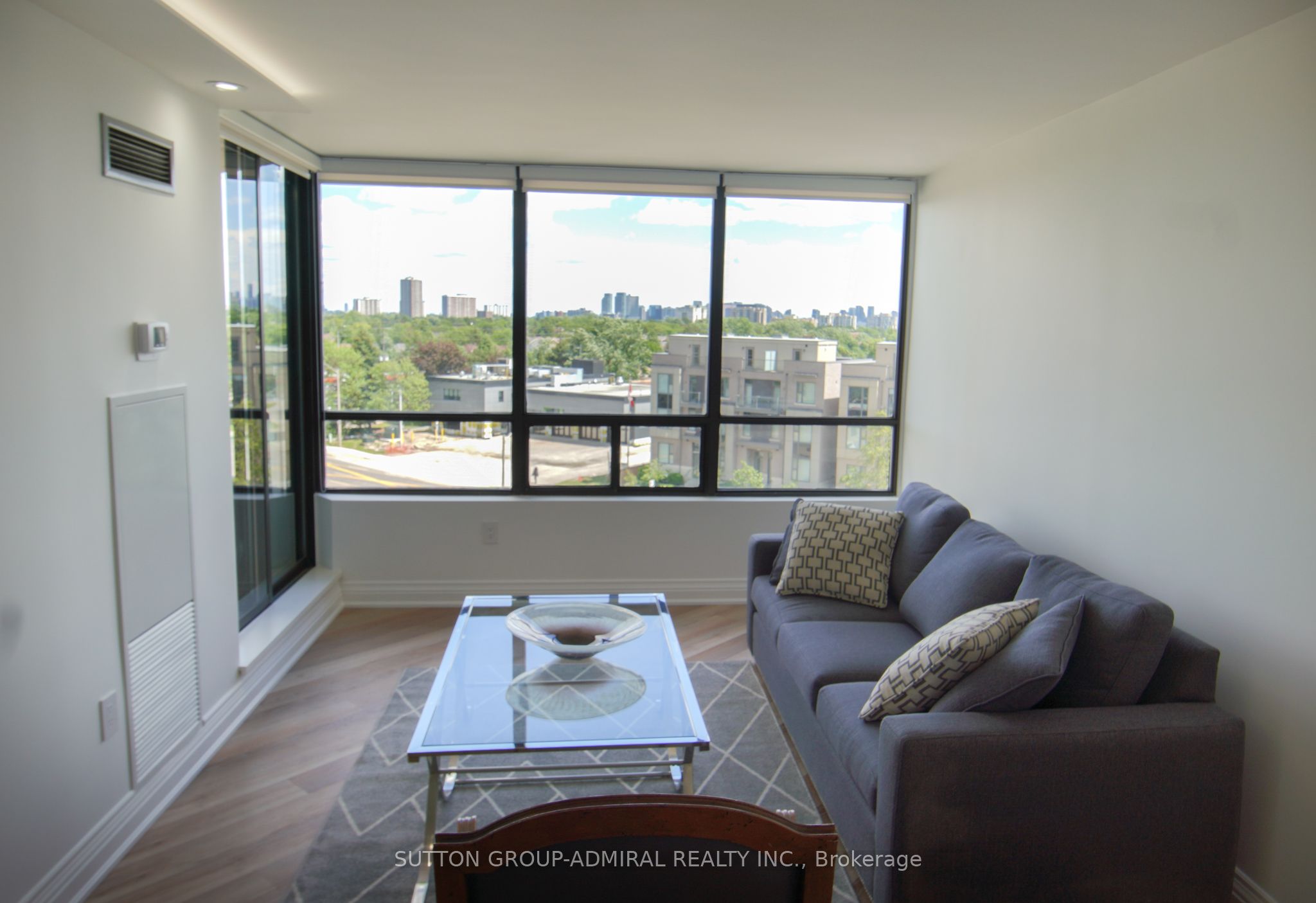 7420 Bathurst Street 606 Property Photo 2