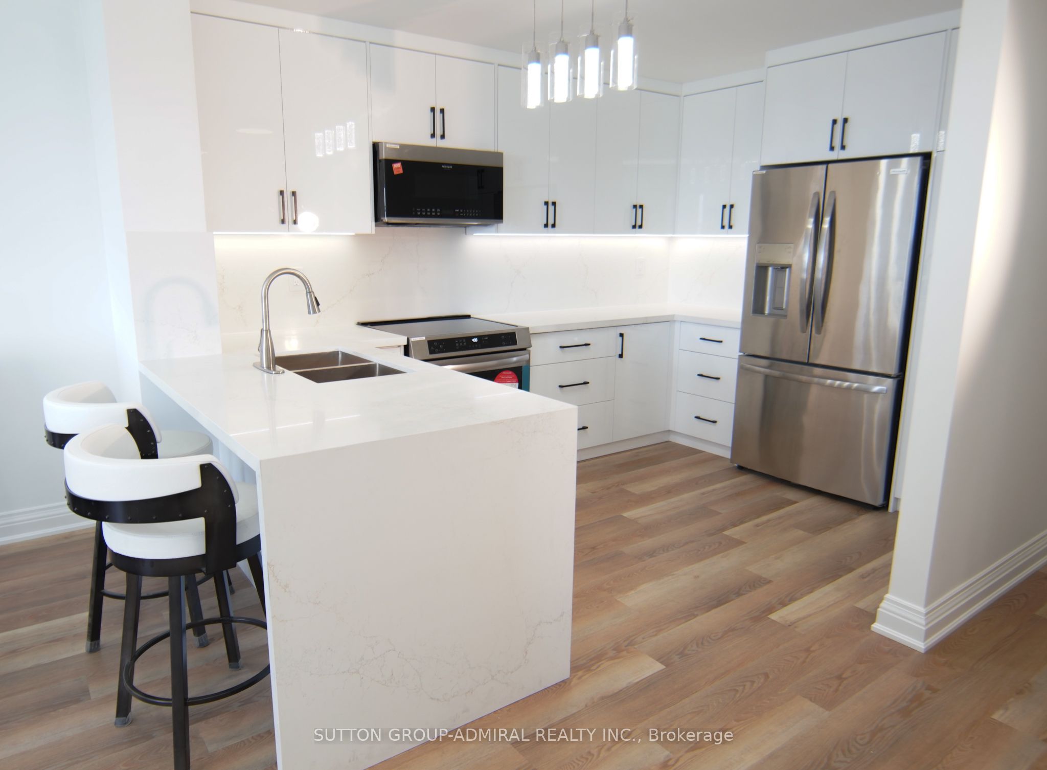 7420 Bathurst Street 606 Property Photo 4