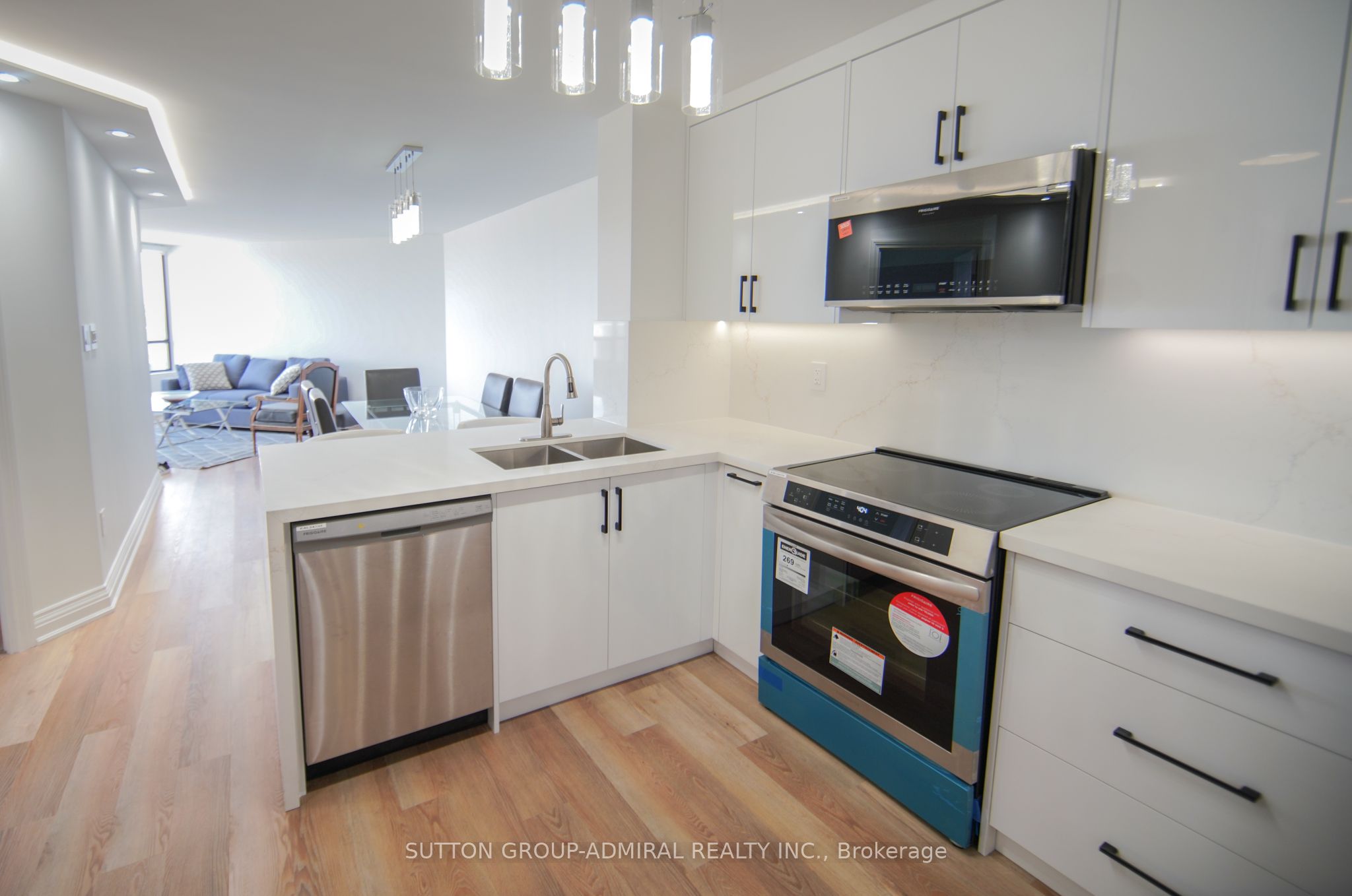 7420 Bathurst Street 606 Property Photo 7