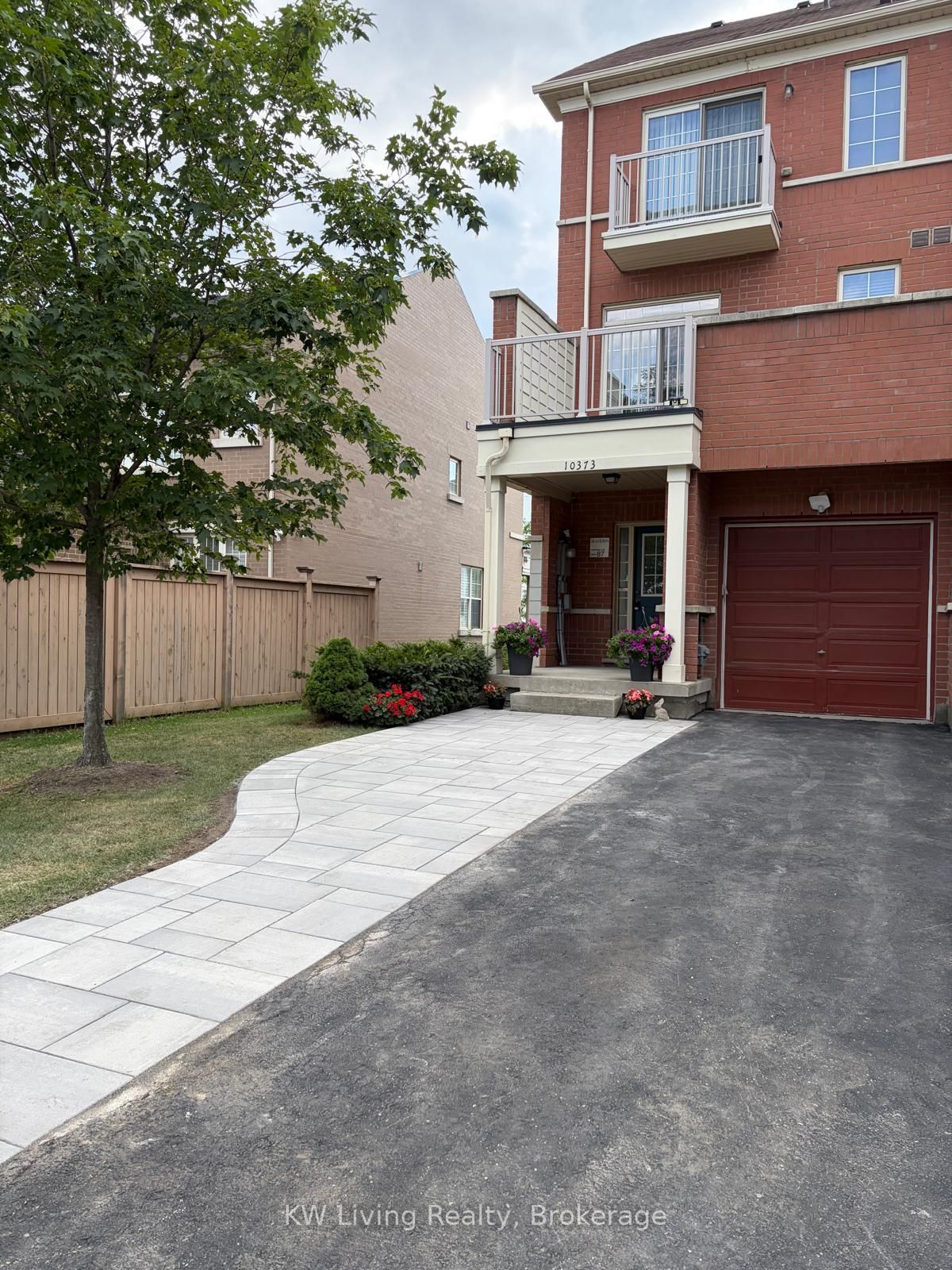 10373 Woodbine Avenue E Property Photo 4