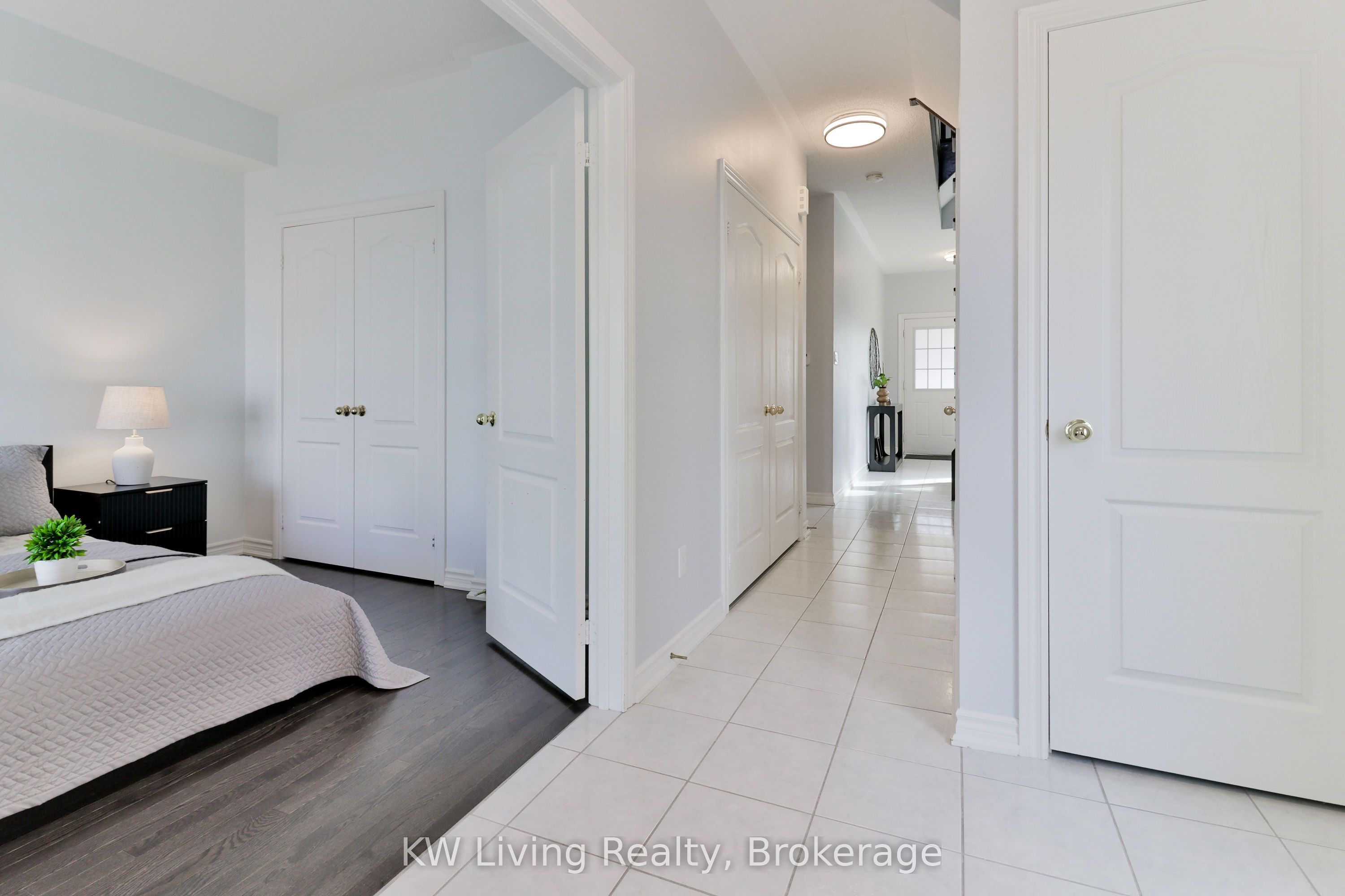 10373 Woodbine Avenue E Property Photo 10