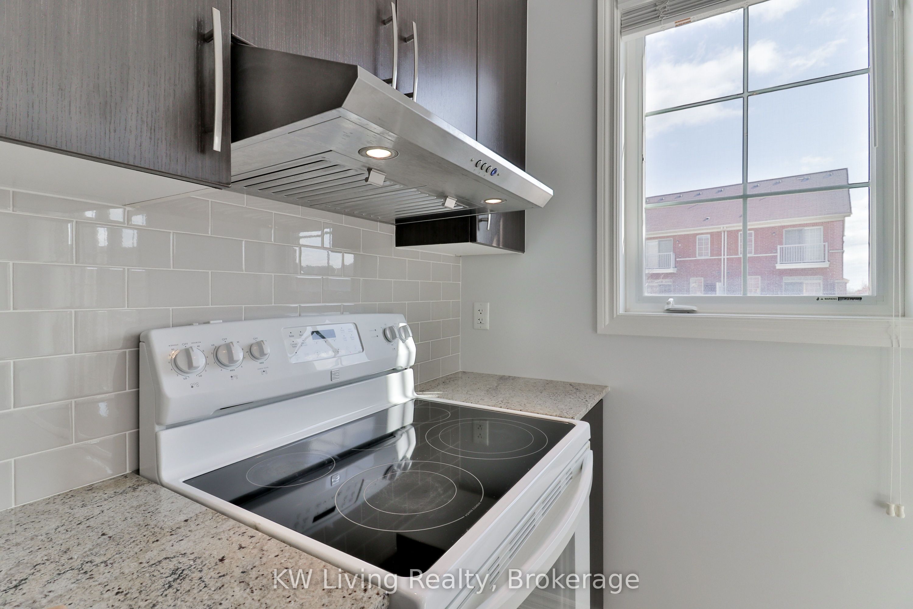 10373 Woodbine Avenue E Property Photo 25