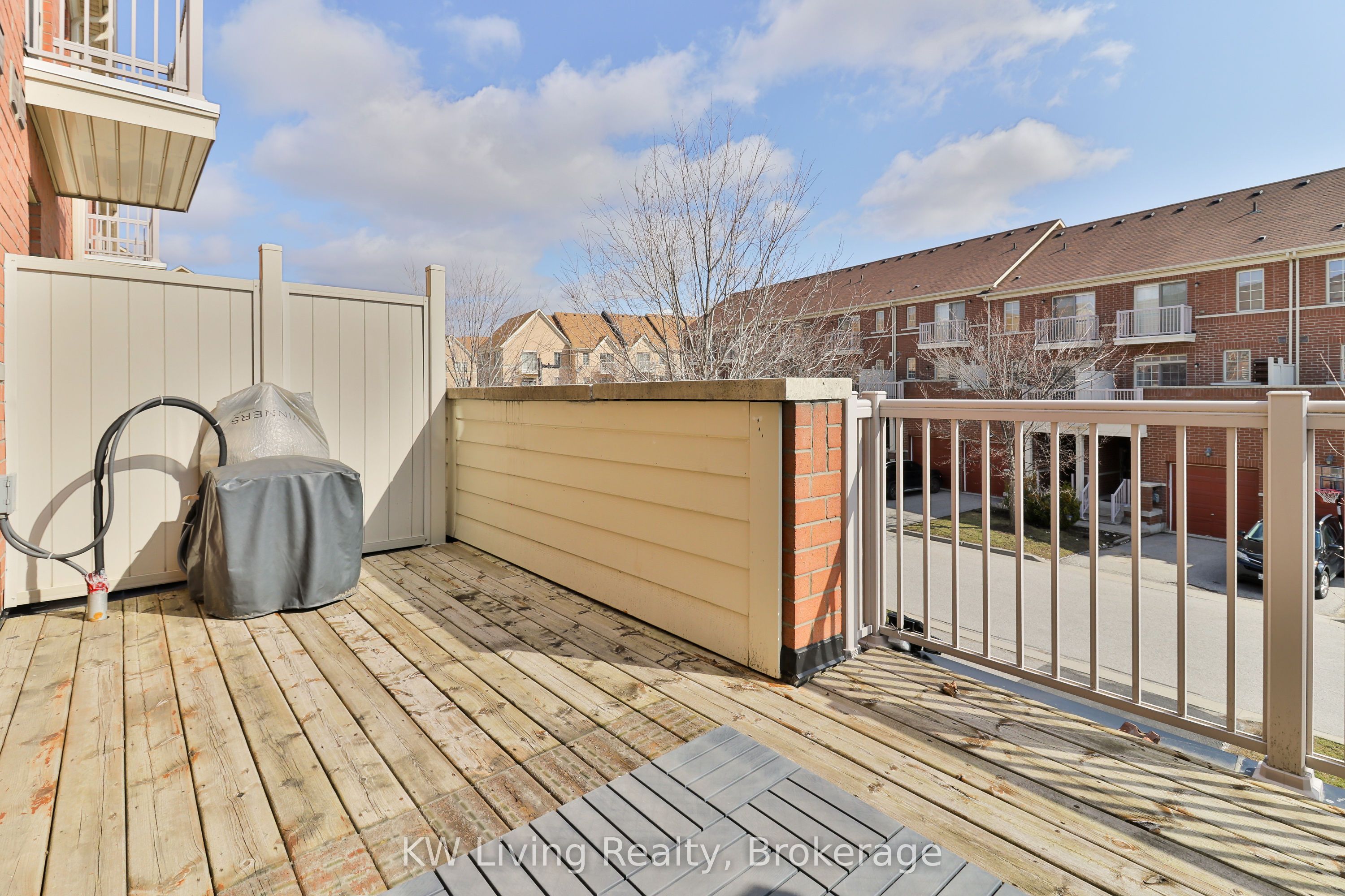 10373 Woodbine Avenue E Property Photo 30