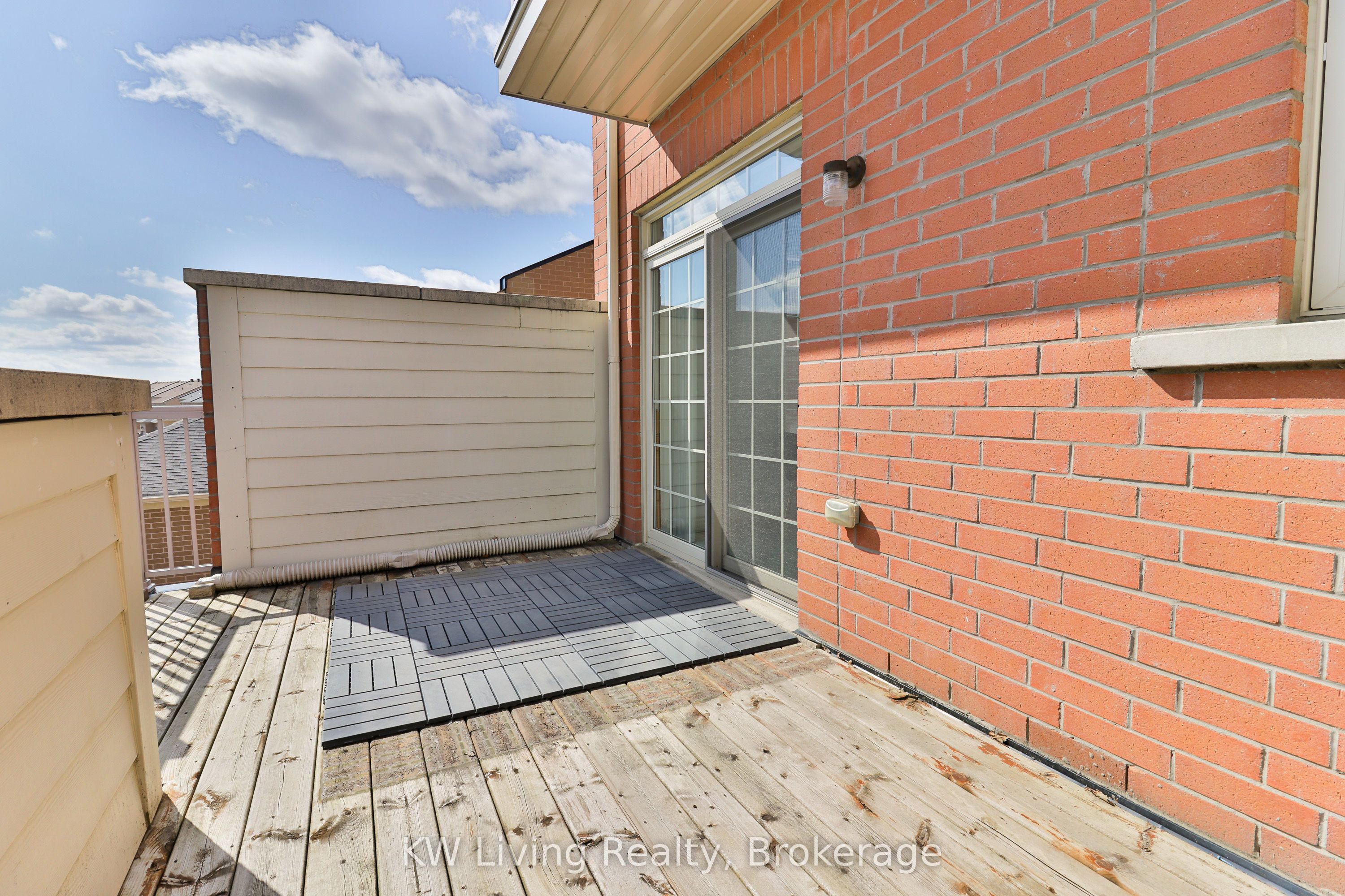 10373 Woodbine Avenue E Property Photo 31