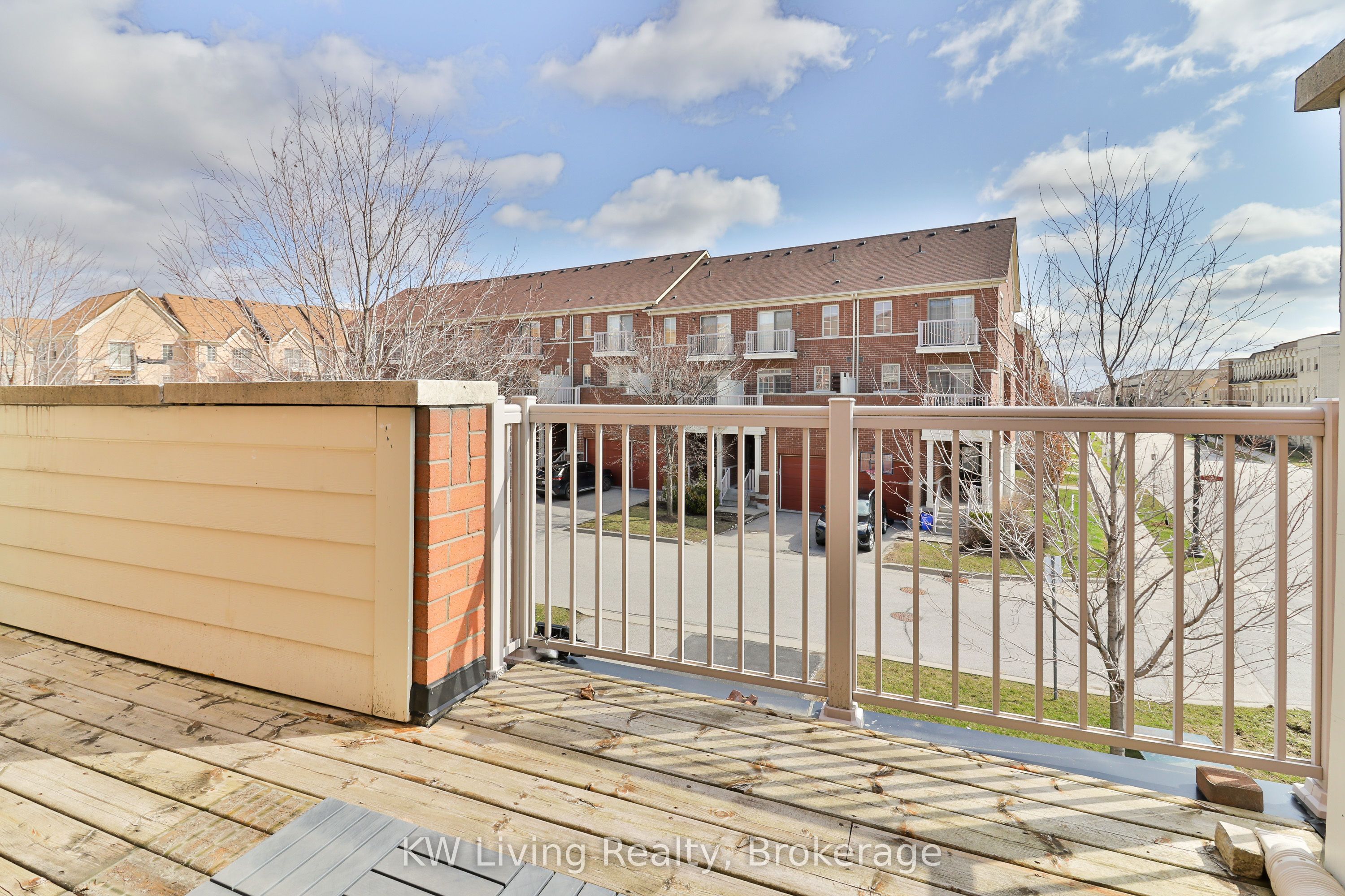 10373 Woodbine Avenue E Property Photo 32