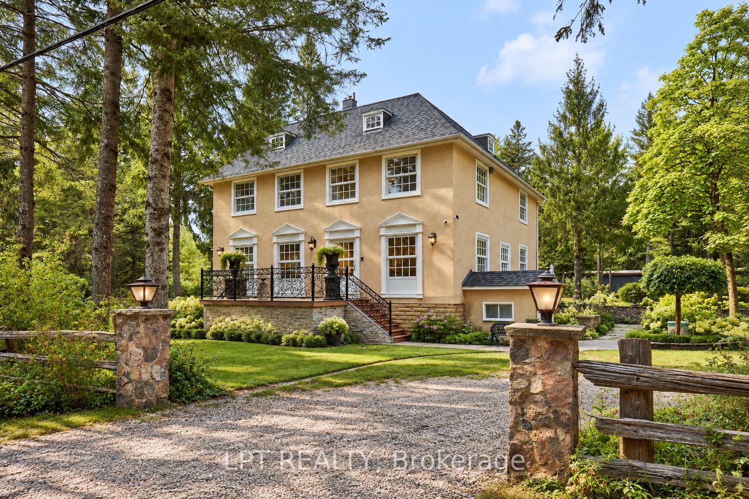 298 Wees Road Property Photo 1