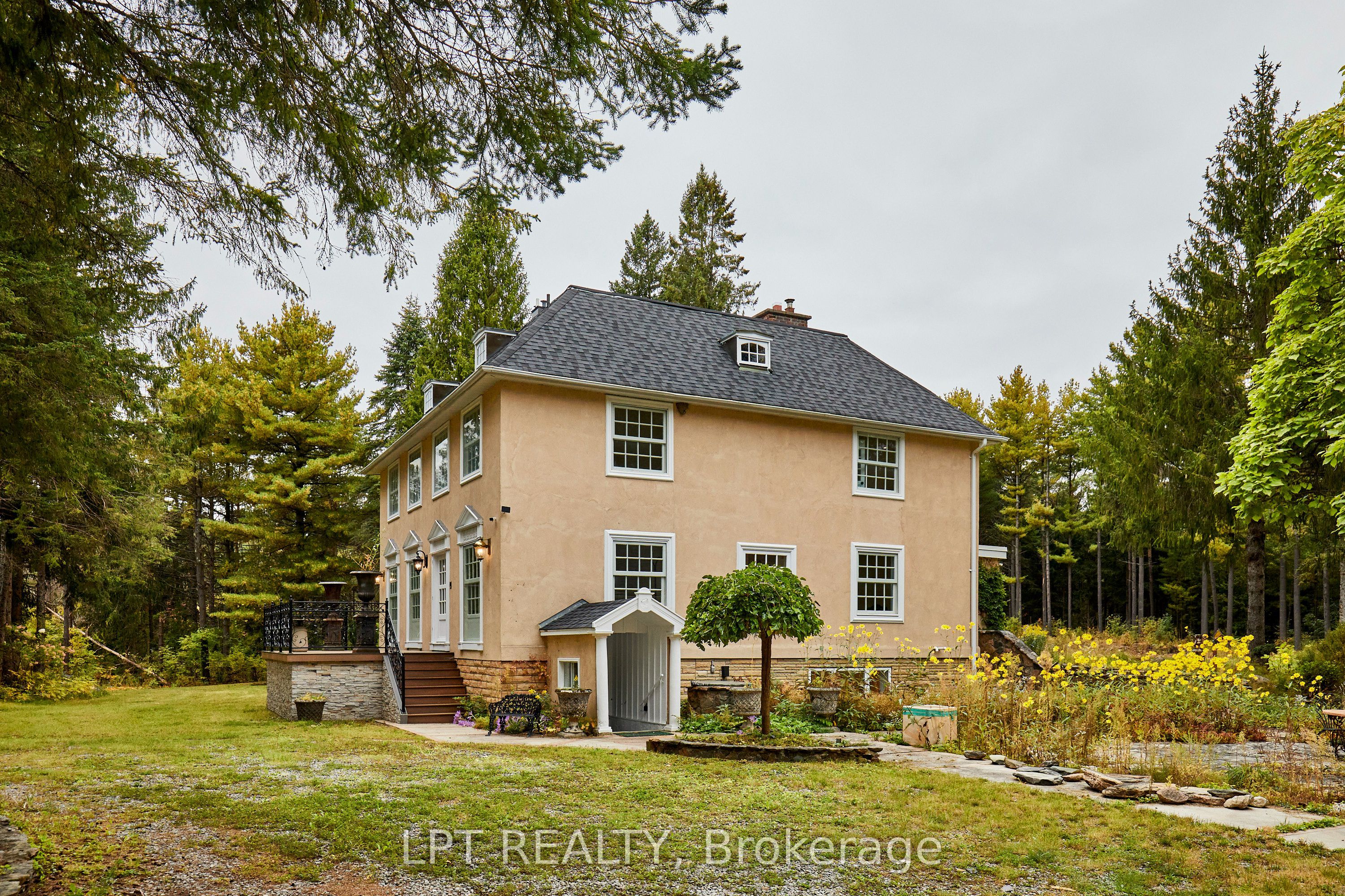 298 Wees Road Property Photo 5