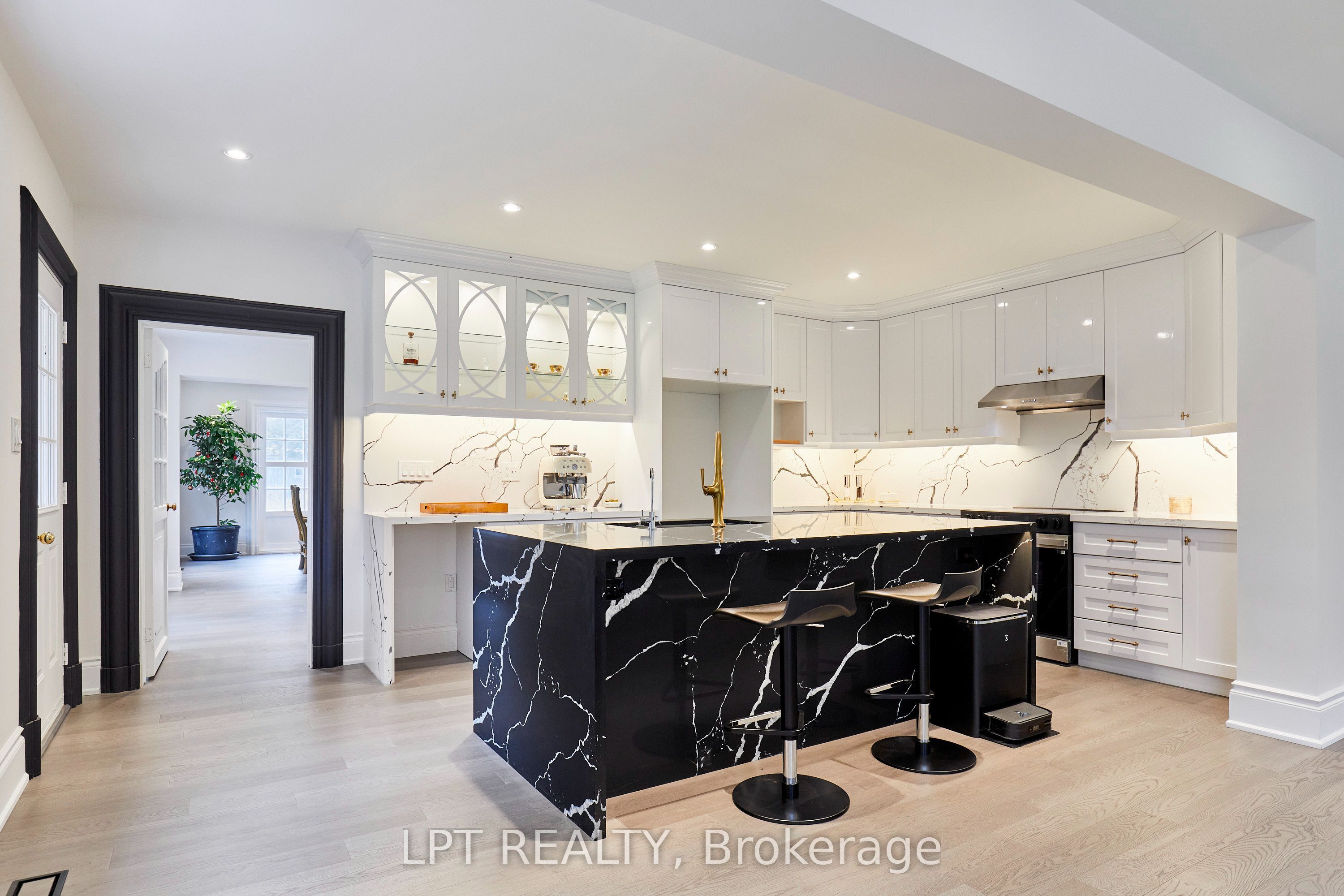 298 Wees Road Property Photo 8