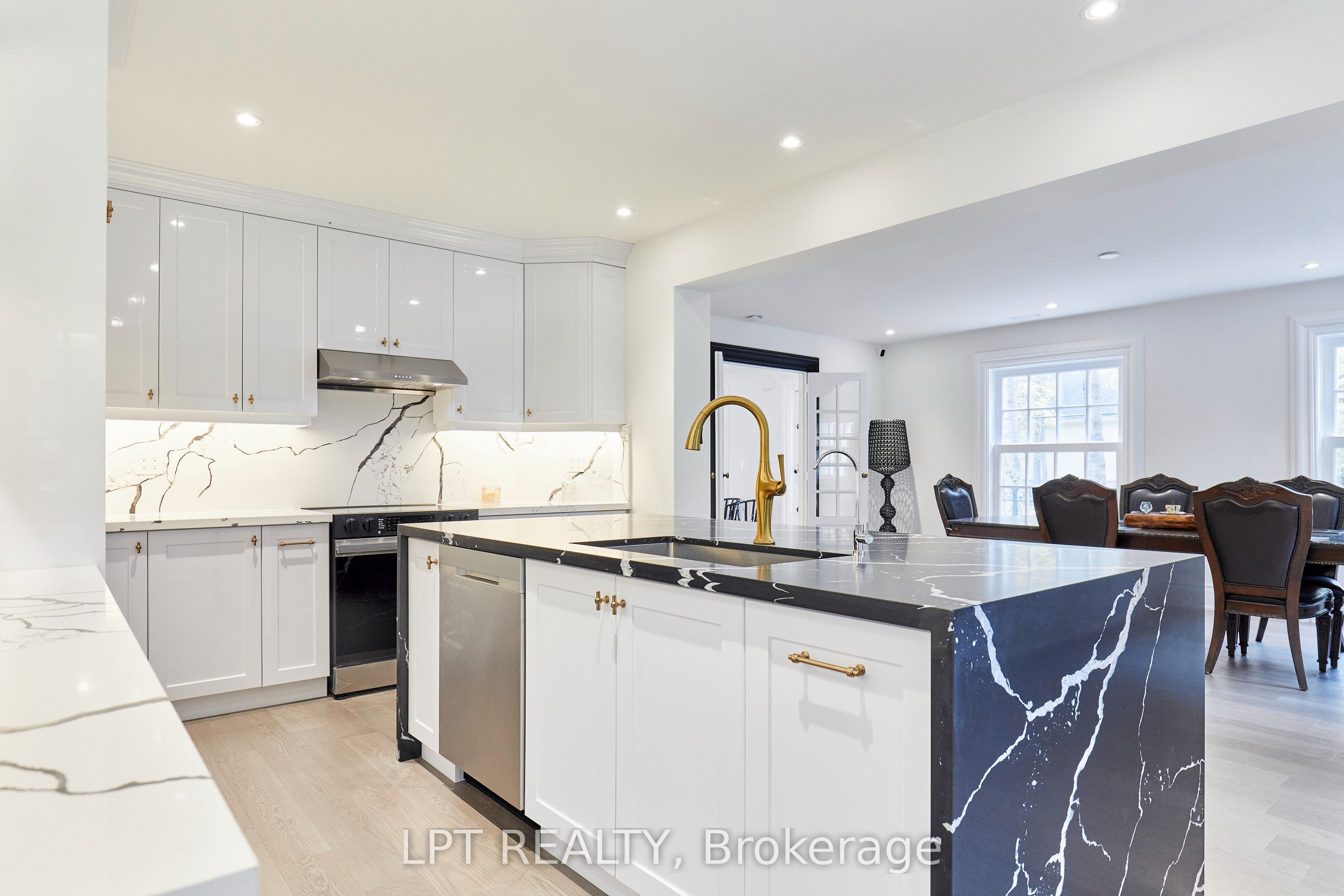 298 Wees Road Property Photo 10