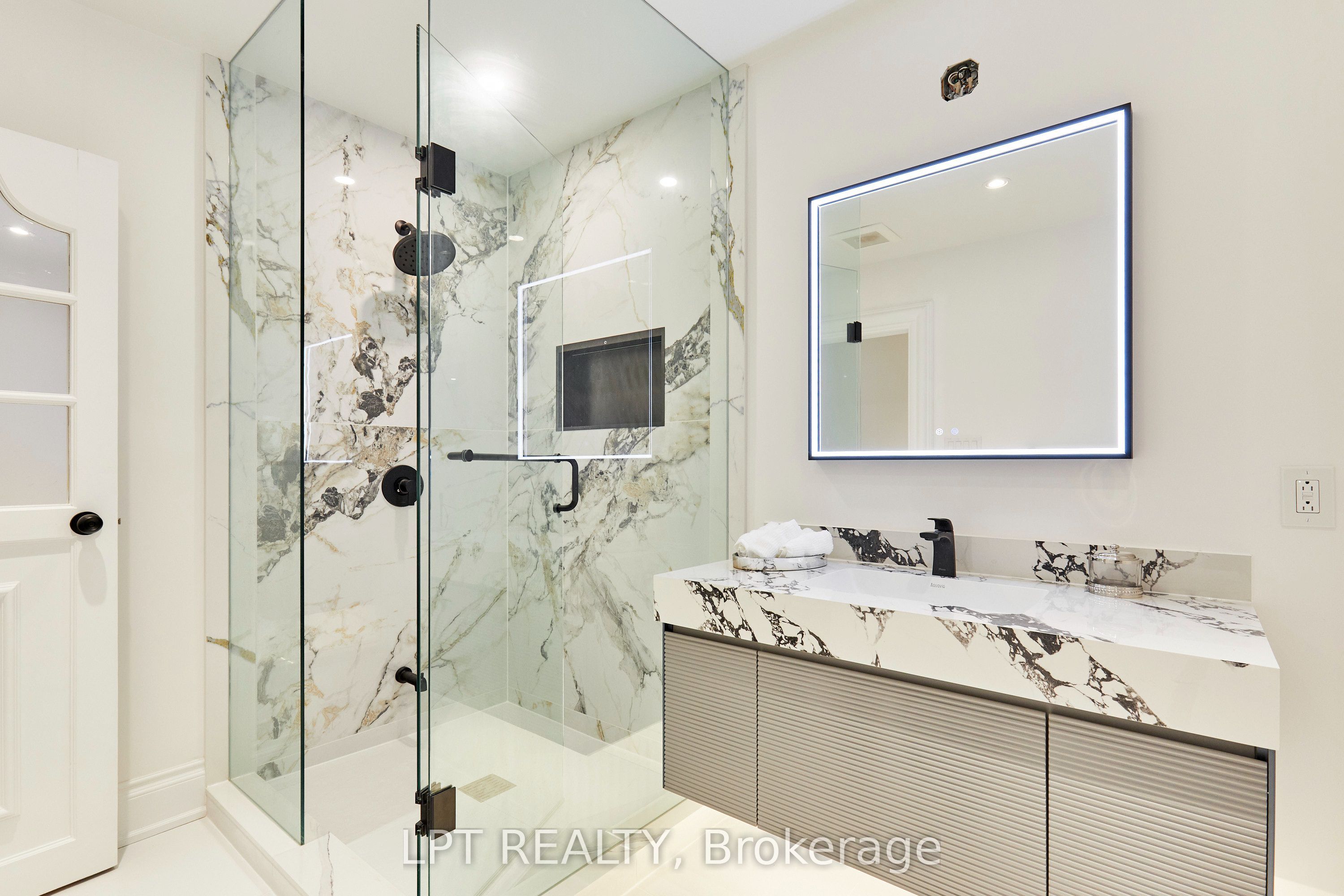 298 Wees Road Property Photo 25