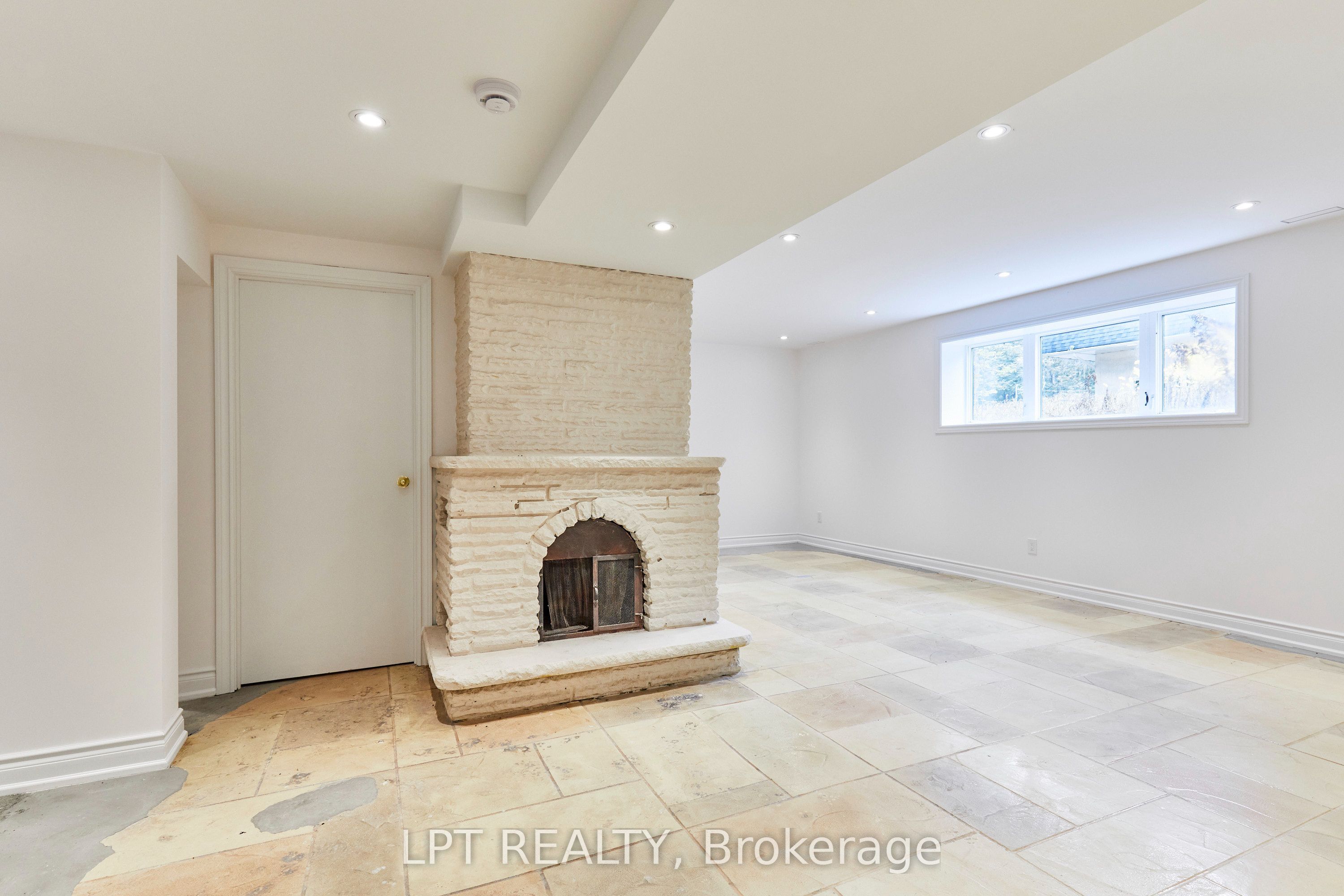 298 Wees Road Property Photo 38