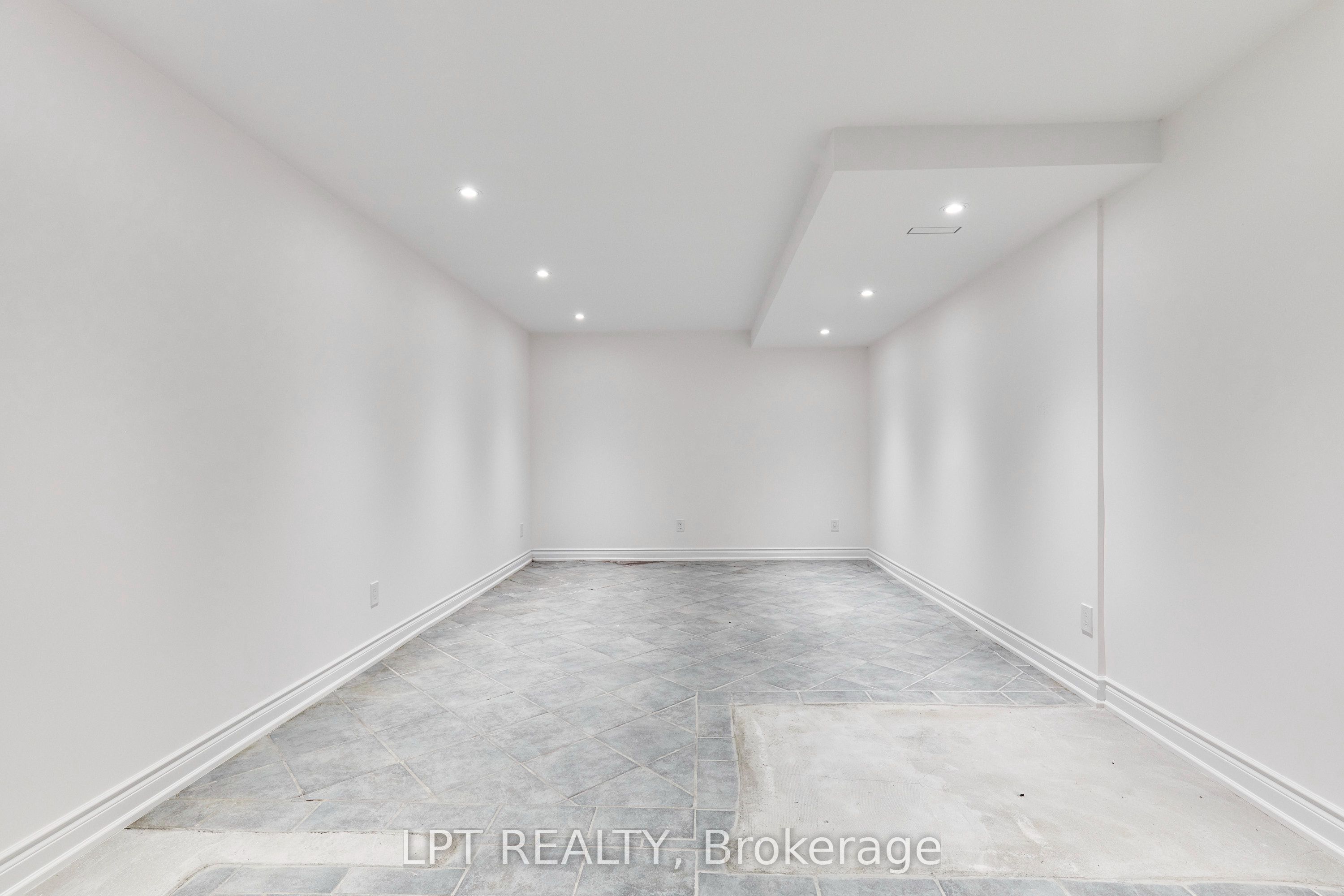 298 Wees Road Property Photo 39
