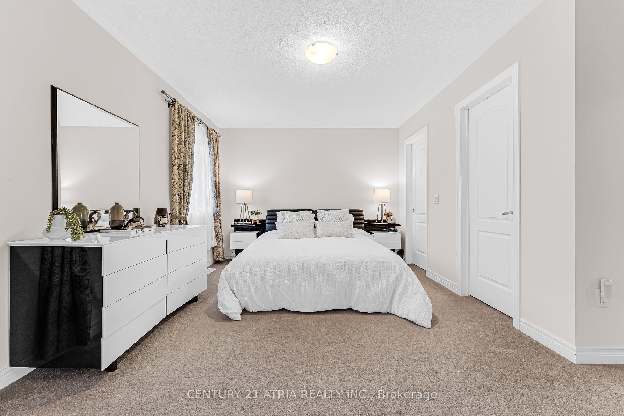 468 Kwapis Boulevard Property Photo 21