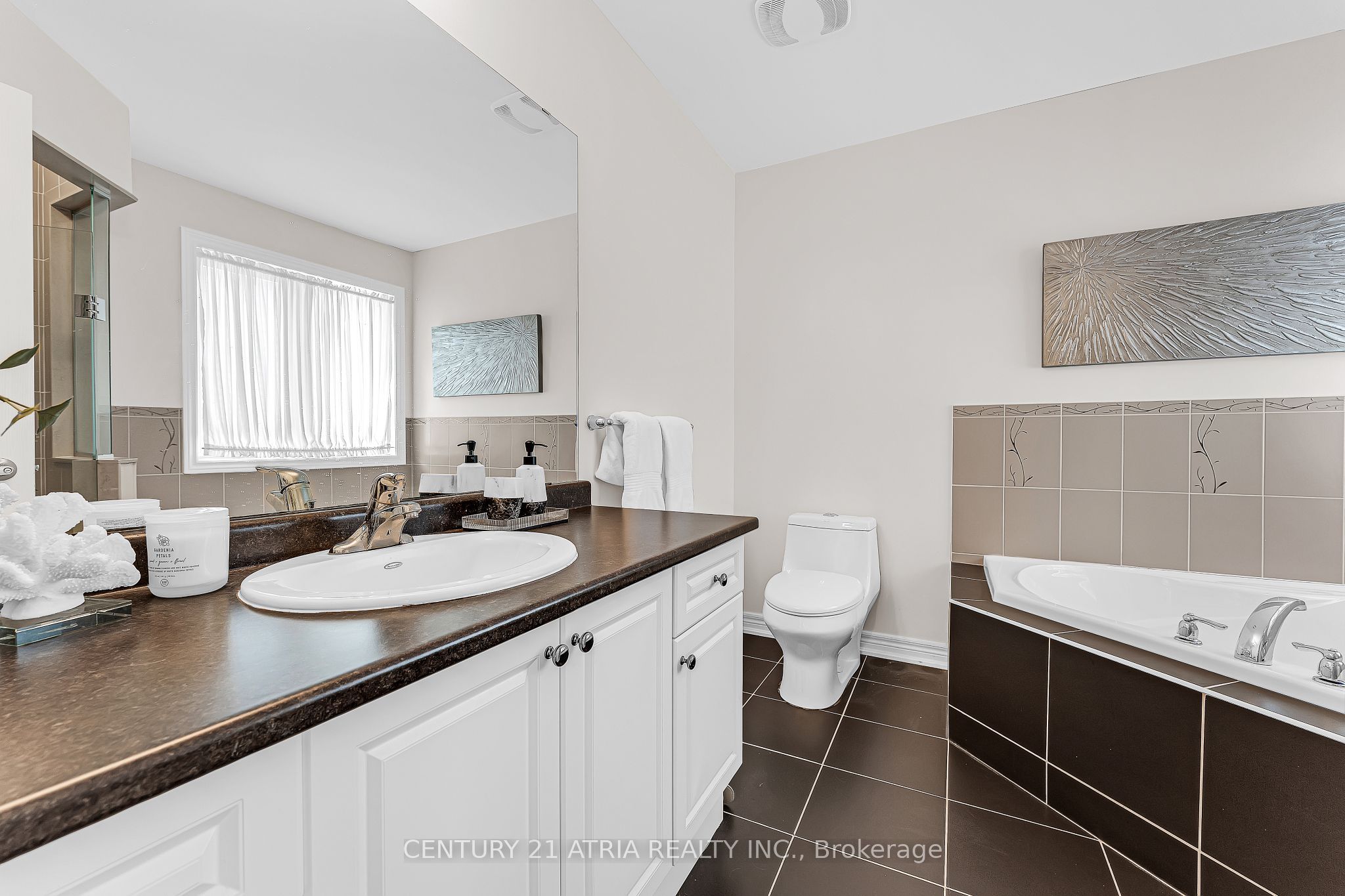 468 Kwapis Boulevard Property Photo 23