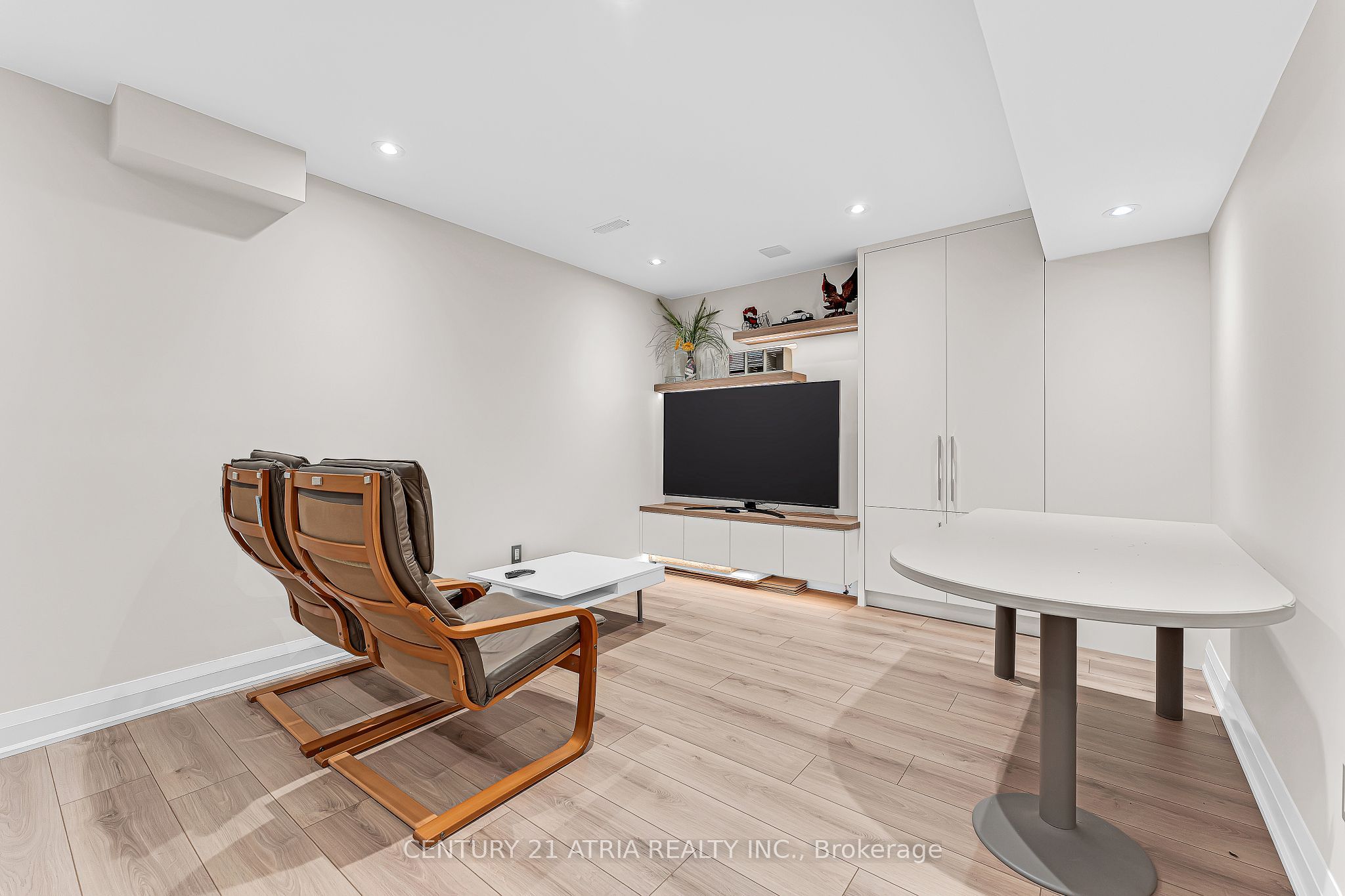 468 Kwapis Boulevard Property Photo 25