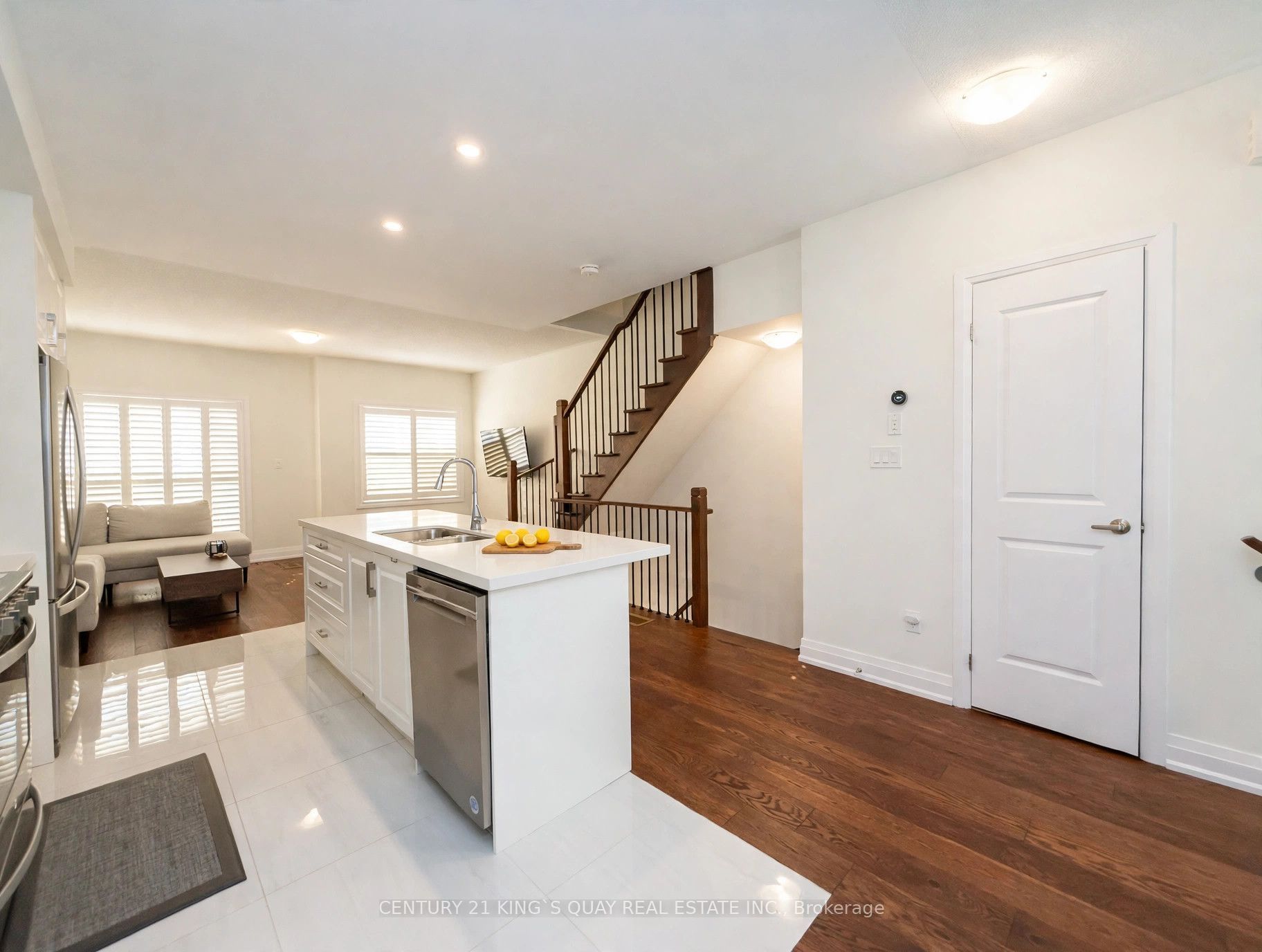 15 Maybank Lane Property Photo 2