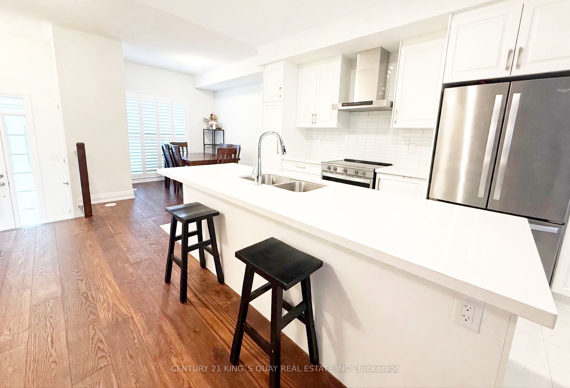 15 Maybank Lane Property Photo 3