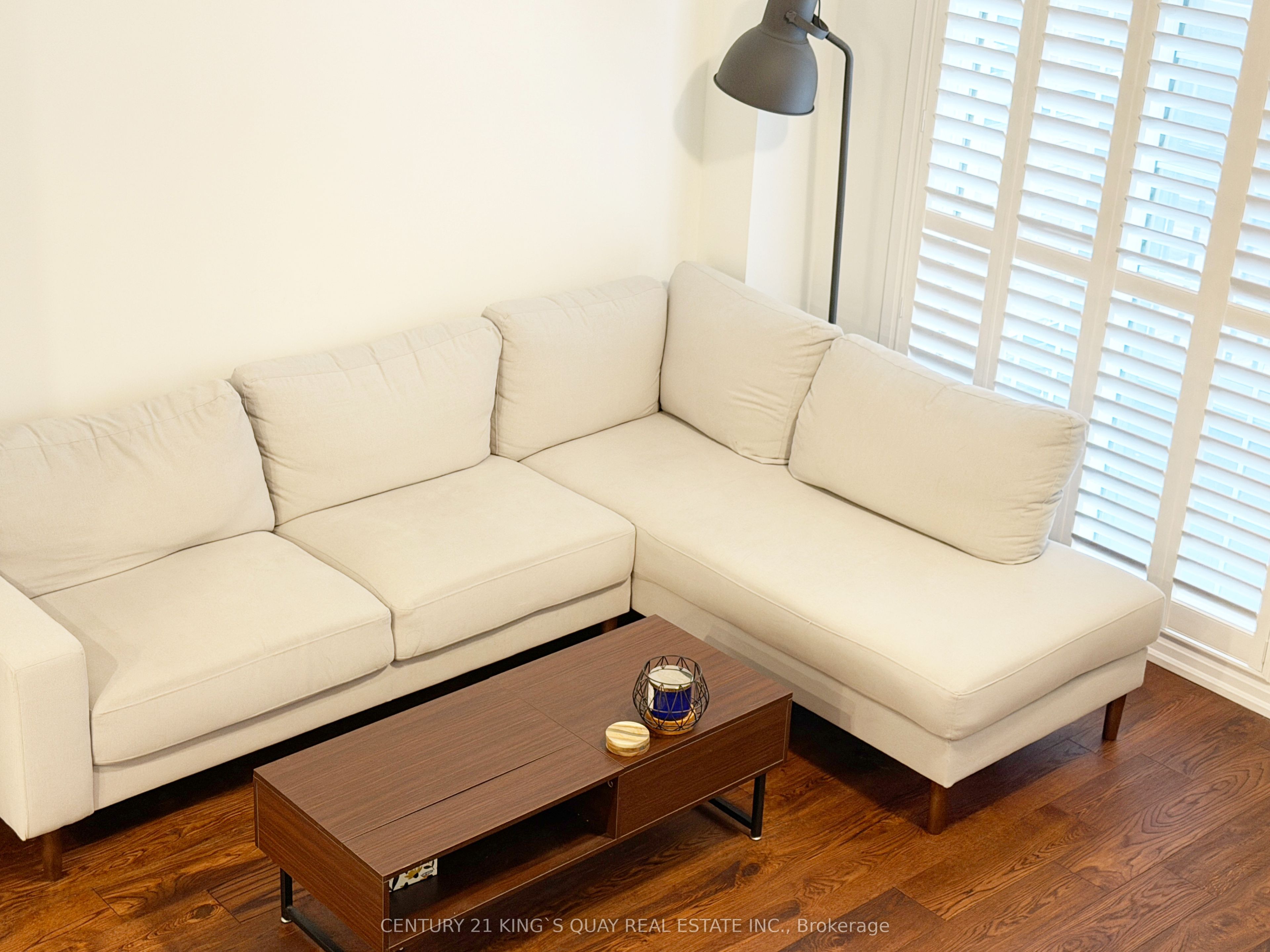 15 Maybank Lane Property Photo 5