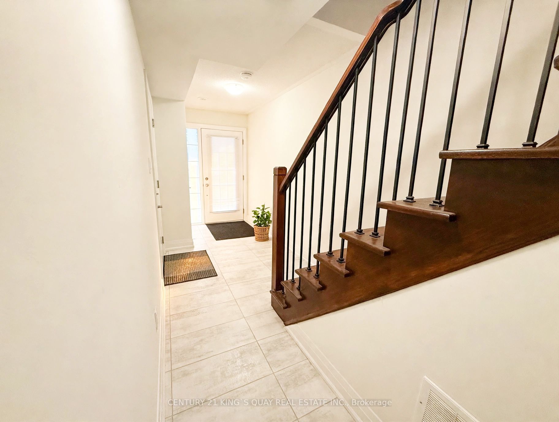 15 Maybank Lane Property Photo 16