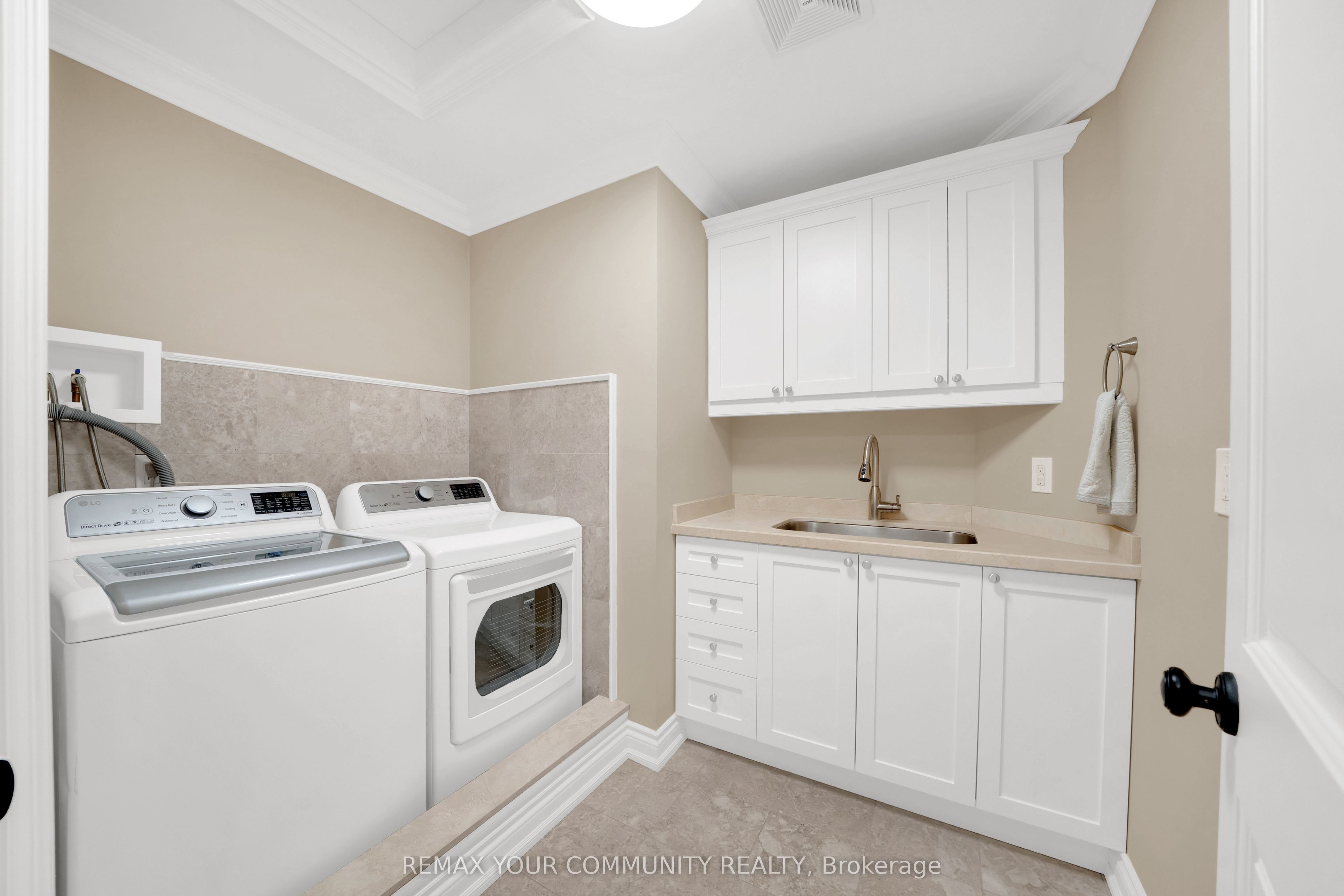 124 Elmpine Trail Property Photo 33