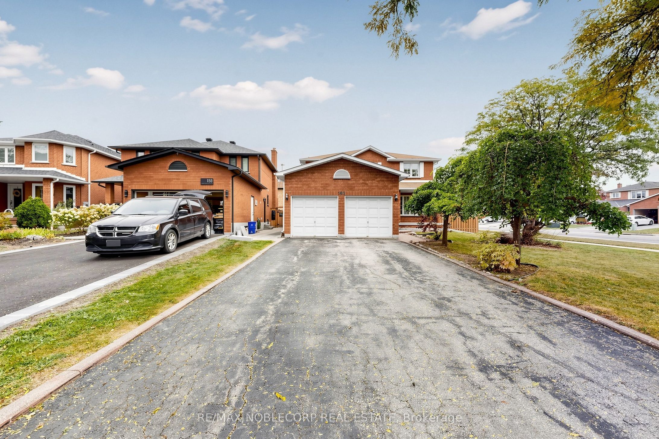 162 Venetian Crescent Property Photo 1