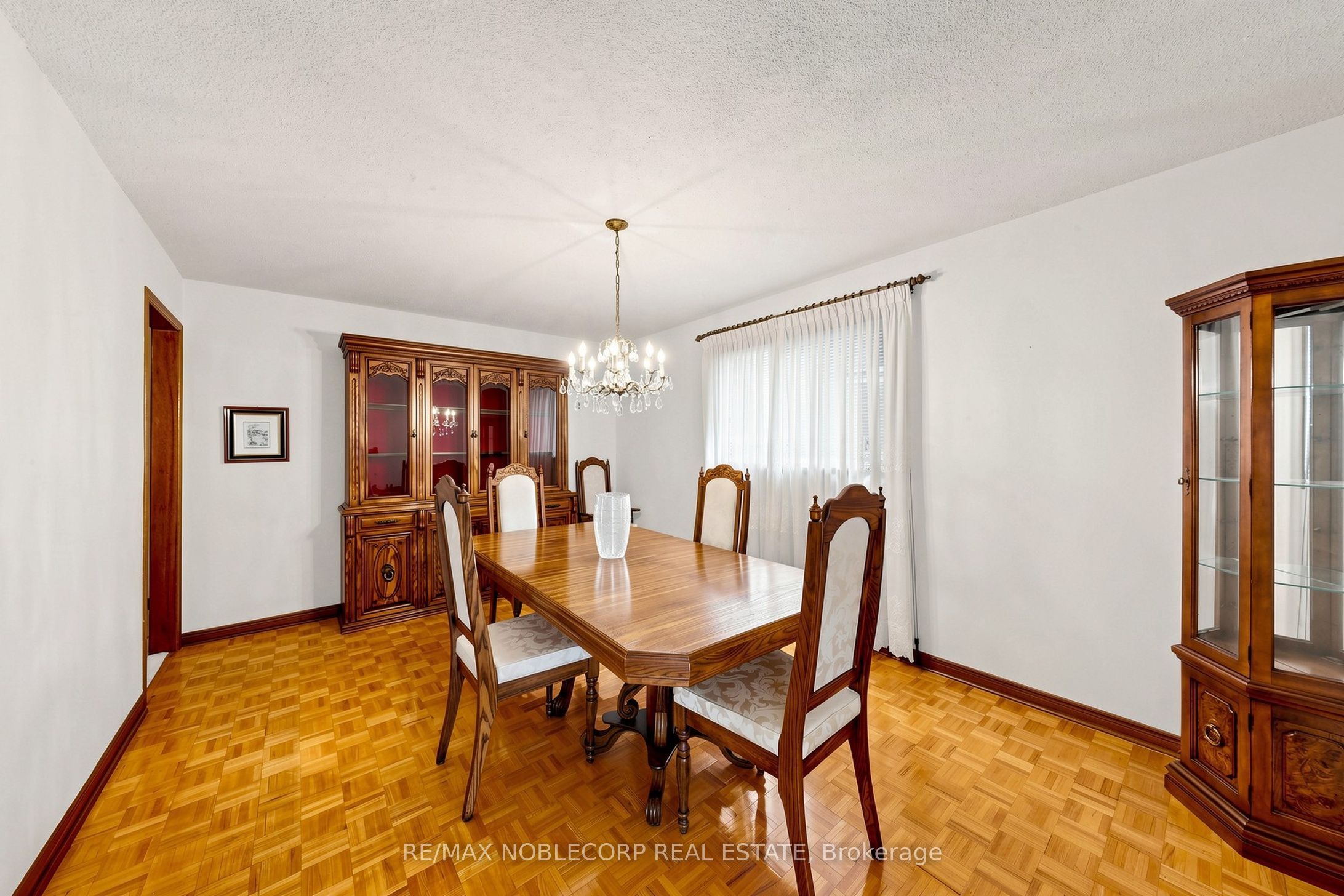 162 Venetian Crescent Property Photo 6