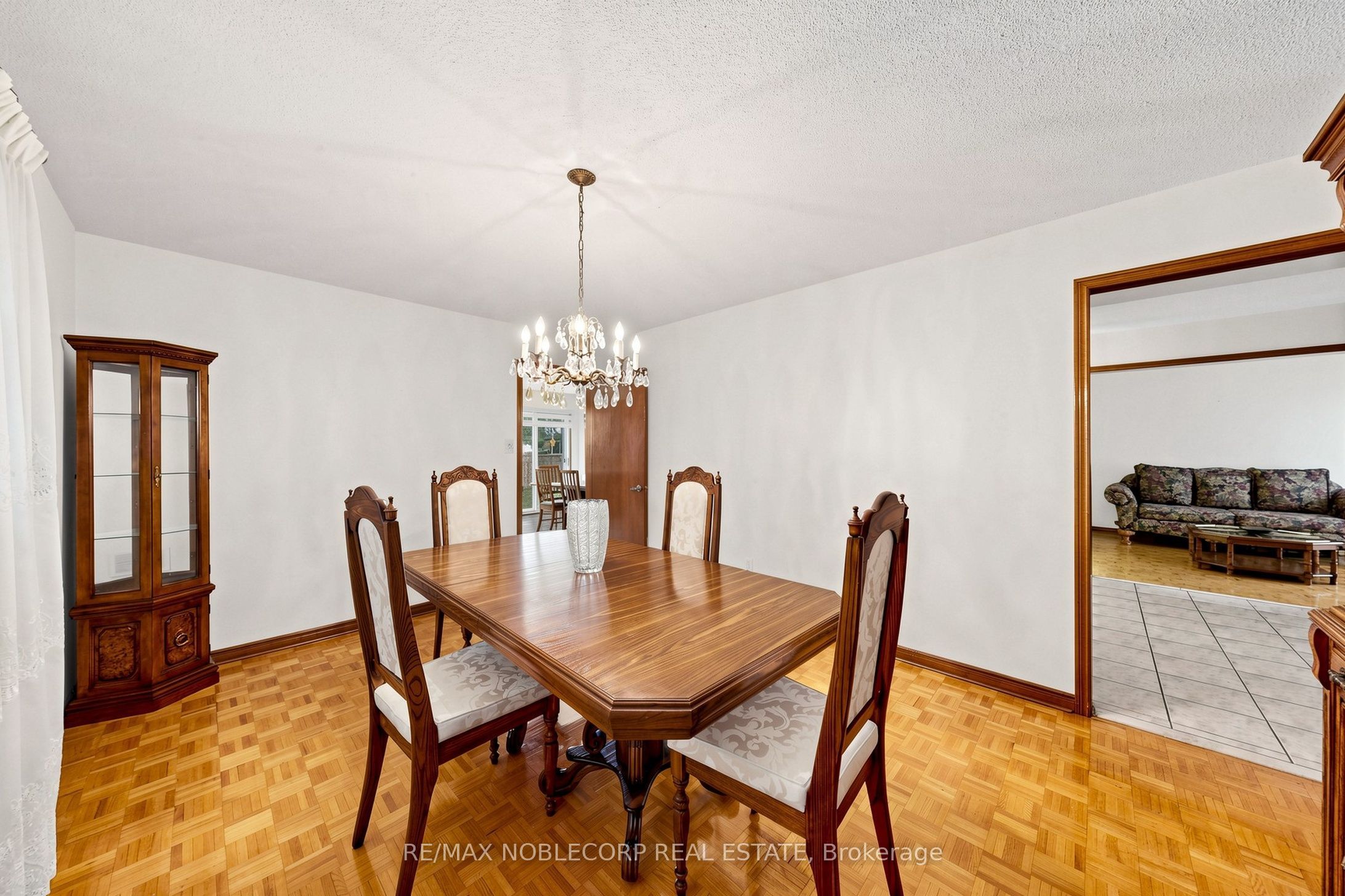162 Venetian Crescent Property Photo 7