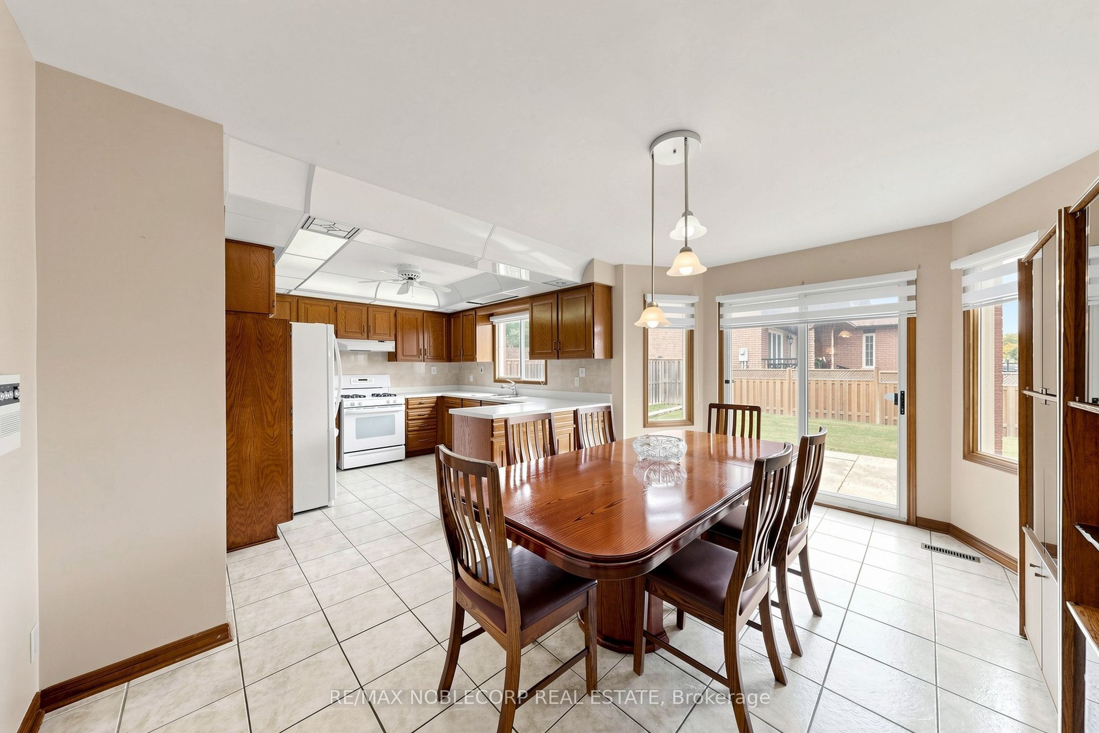 162 Venetian Crescent Property Photo 15