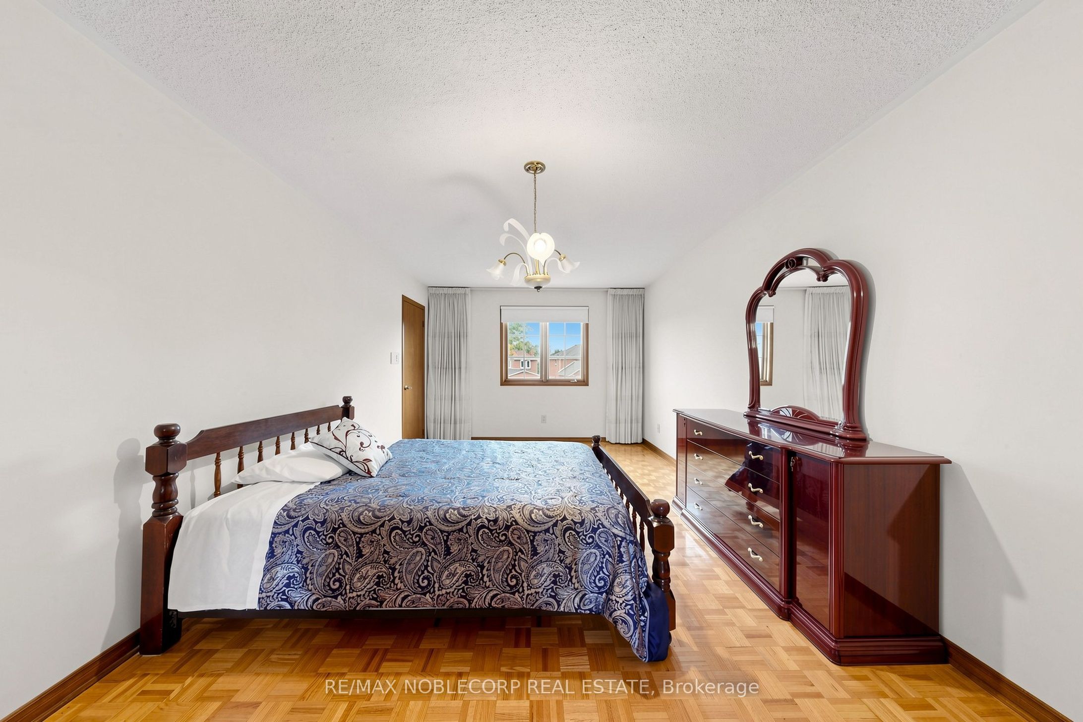 162 Venetian Crescent Property Photo 20