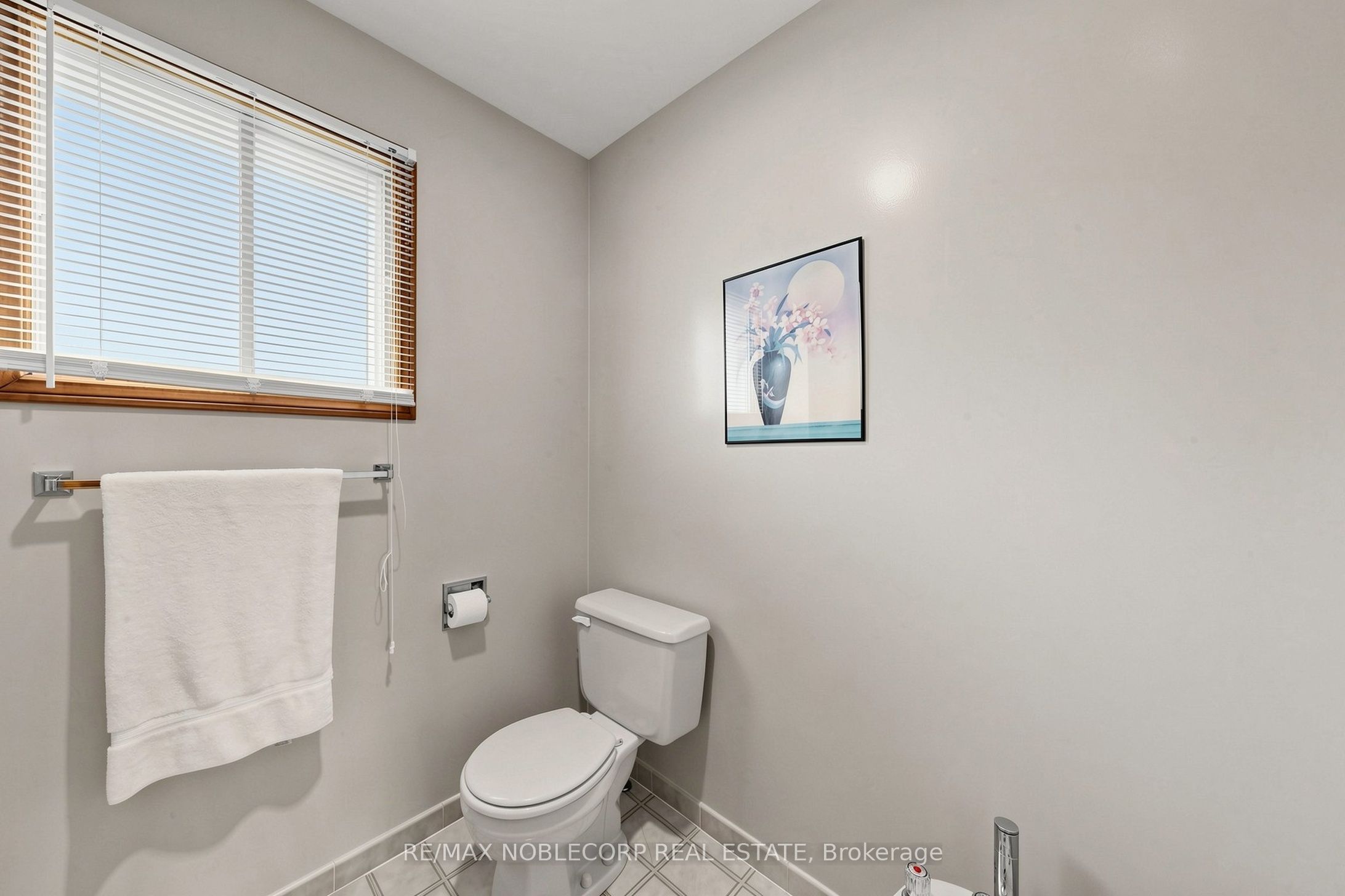 162 Venetian Crescent Property Photo 24