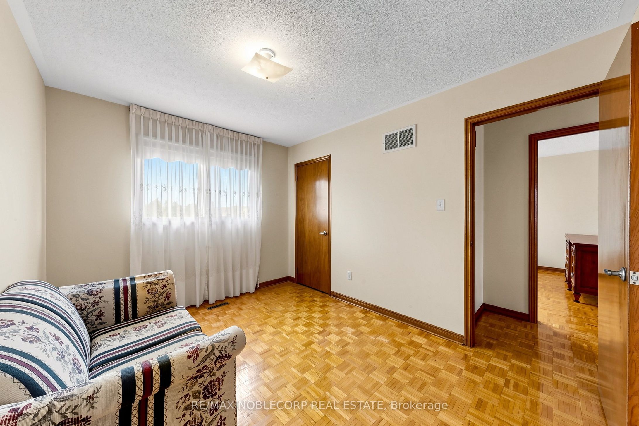 162 Venetian Crescent Property Photo 27