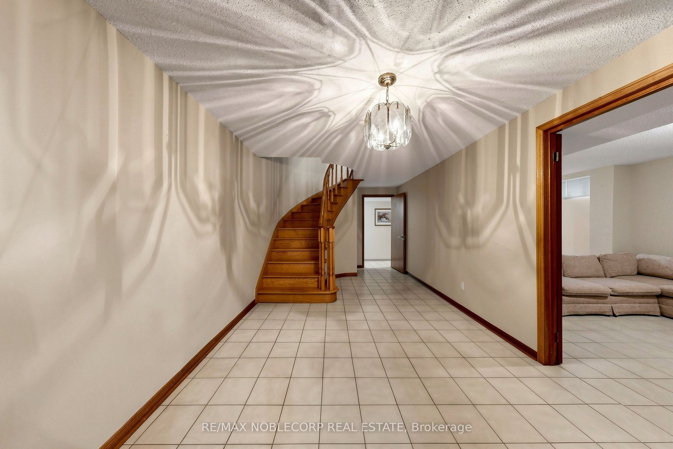 162 Venetian Crescent Property Photo 34