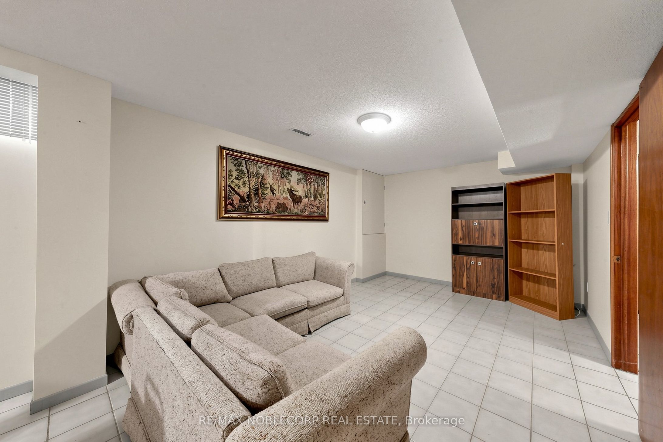 162 Venetian Crescent Property Photo 35