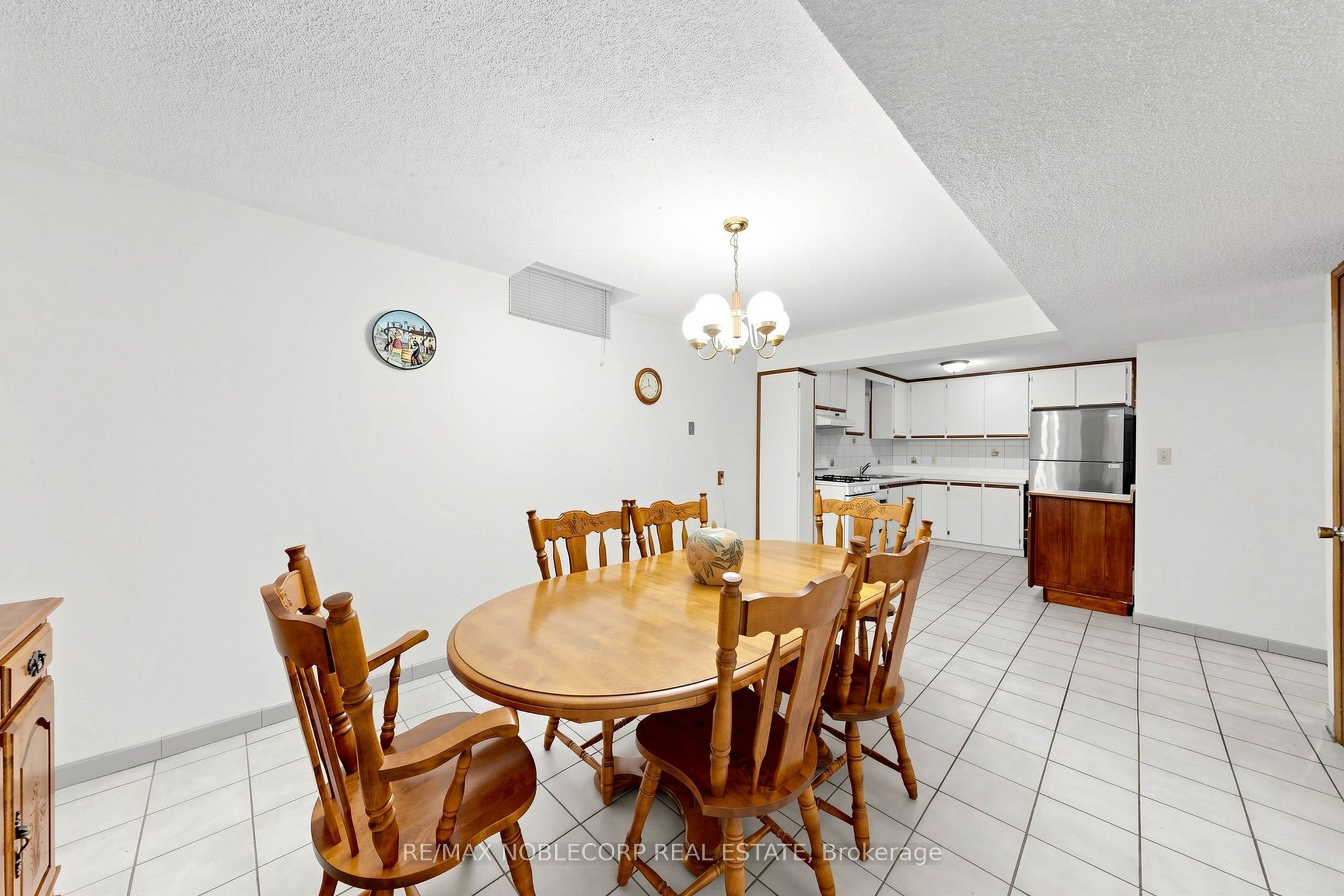 162 Venetian Crescent Property Photo 40